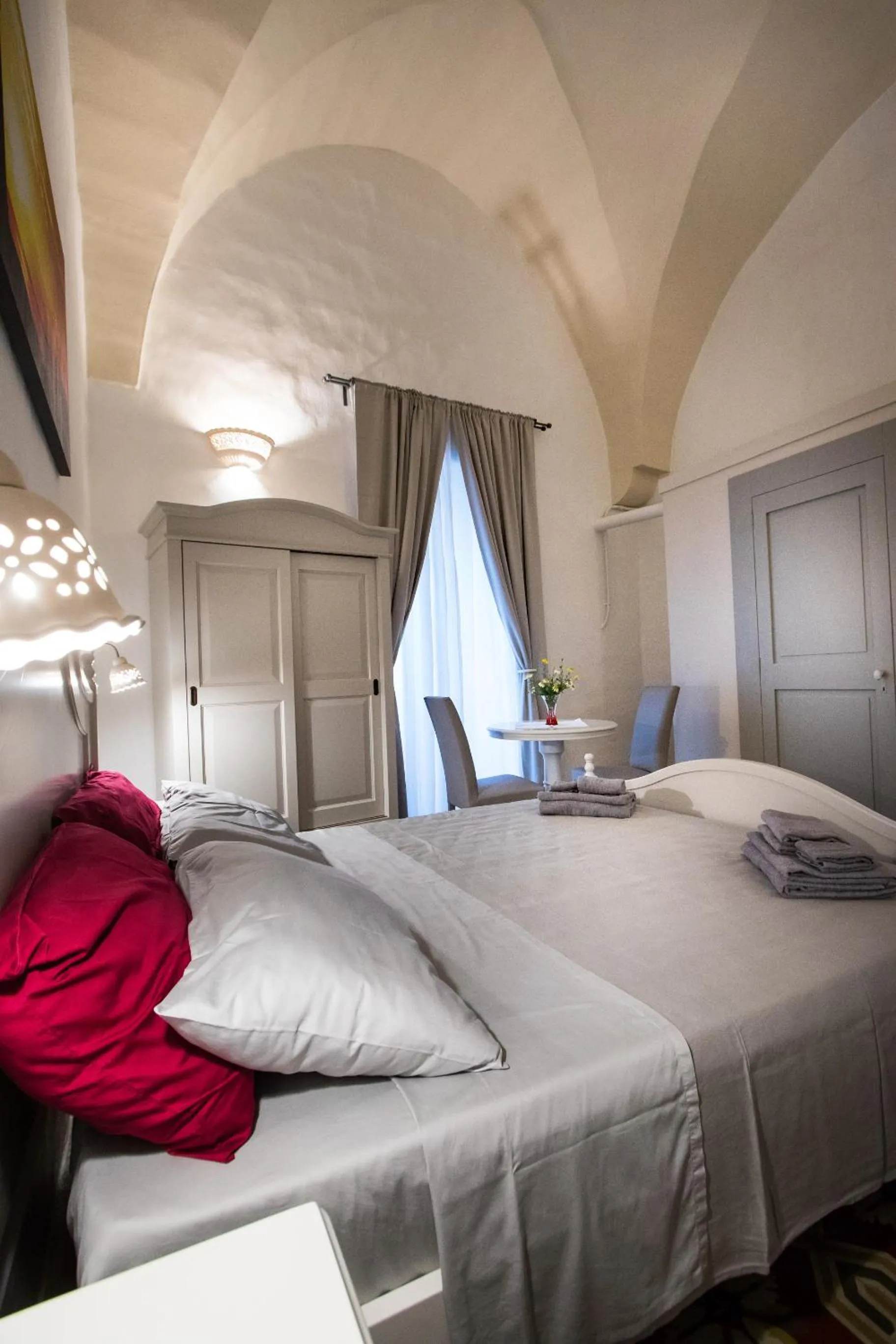 Bed in Le Finestre Su Porta Carrese - Luxury Rooms