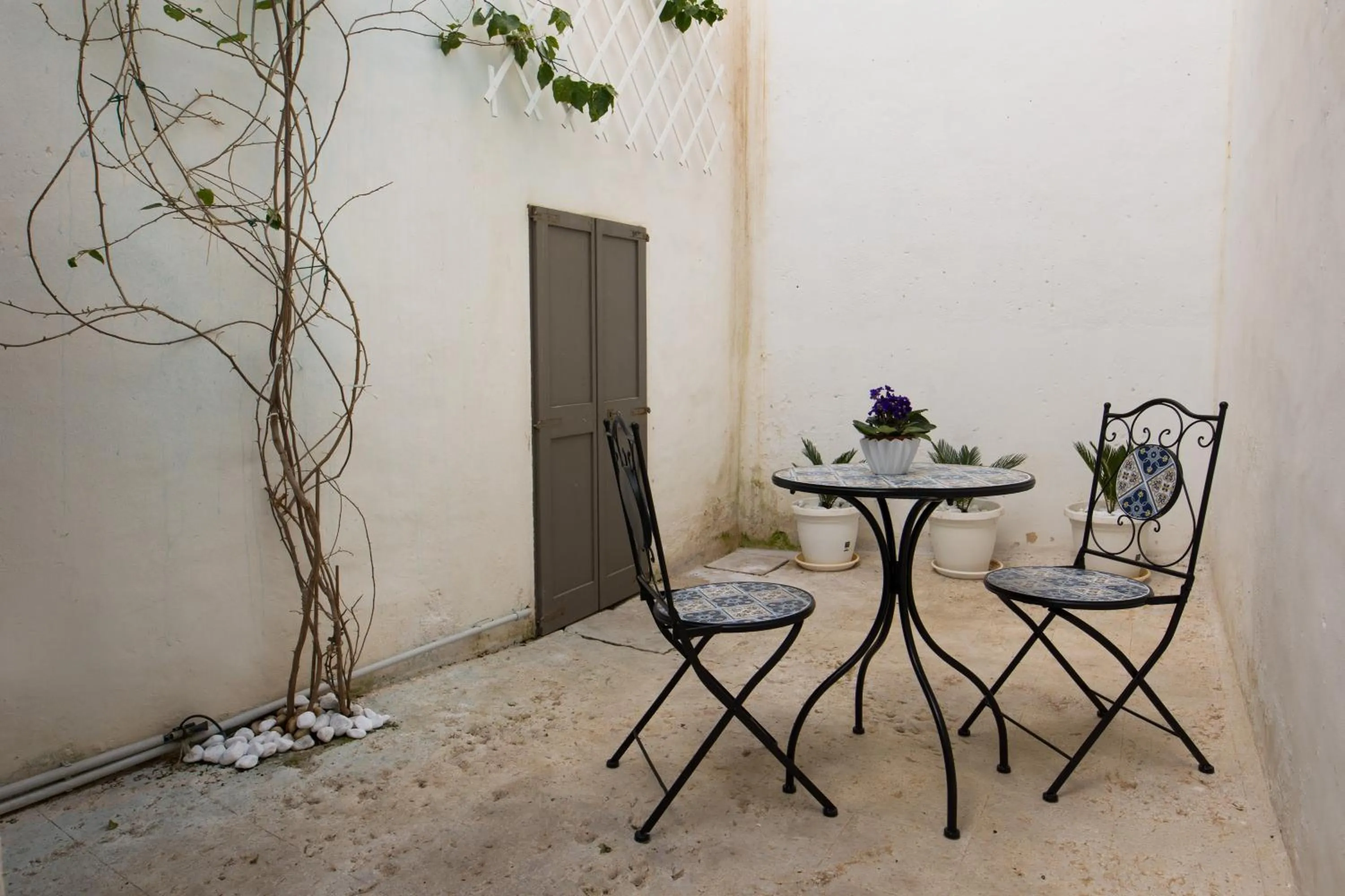 Patio in Le Finestre Su Porta Carrese - Luxury Rooms