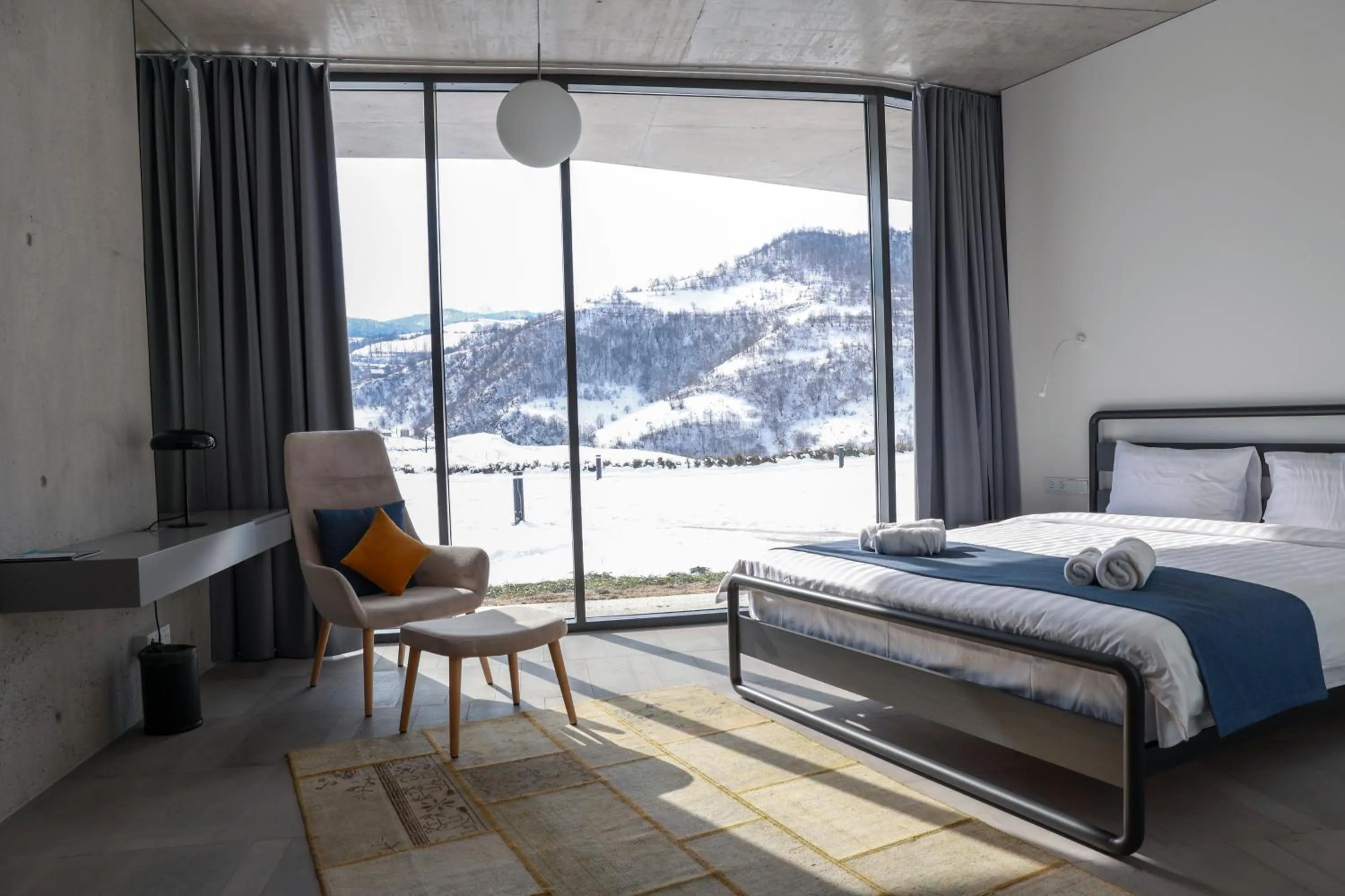 Mountain view, Bed in Concept Hotel by COAF