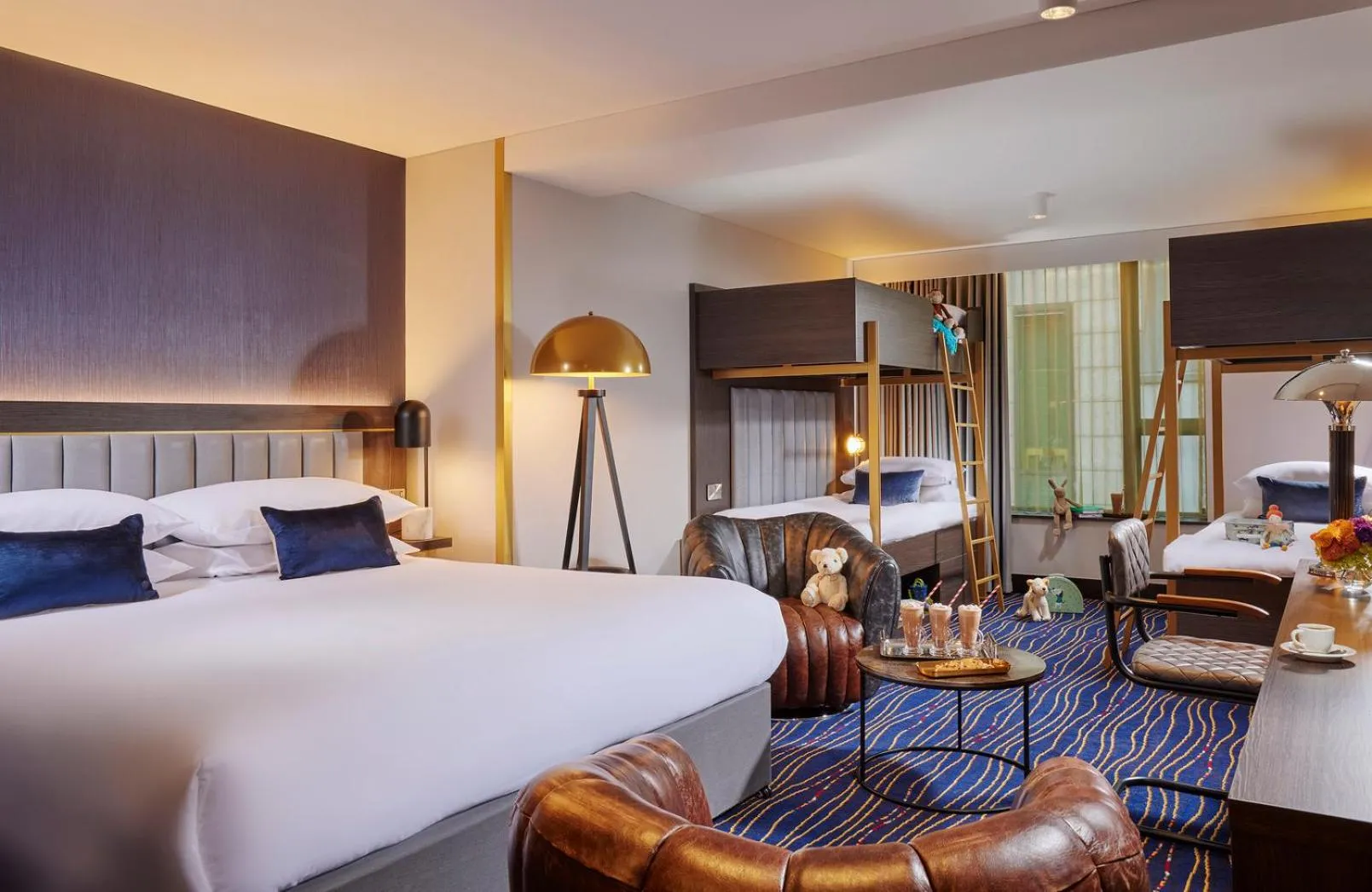 Photo of the whole room, Bed in The Grafton Hotel