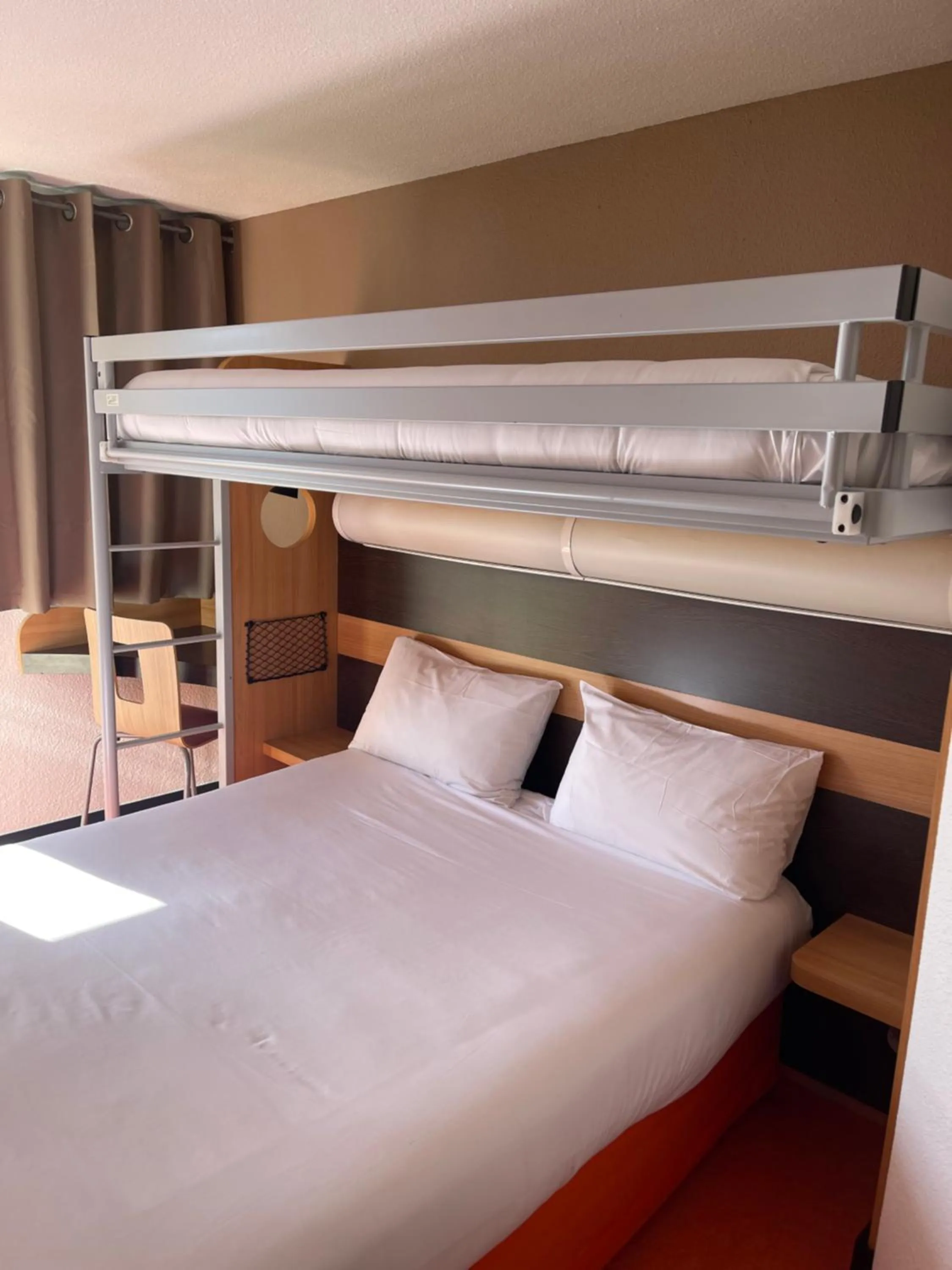 Bedroom, Bed in Premiere Classe Amiens Est - Glisy