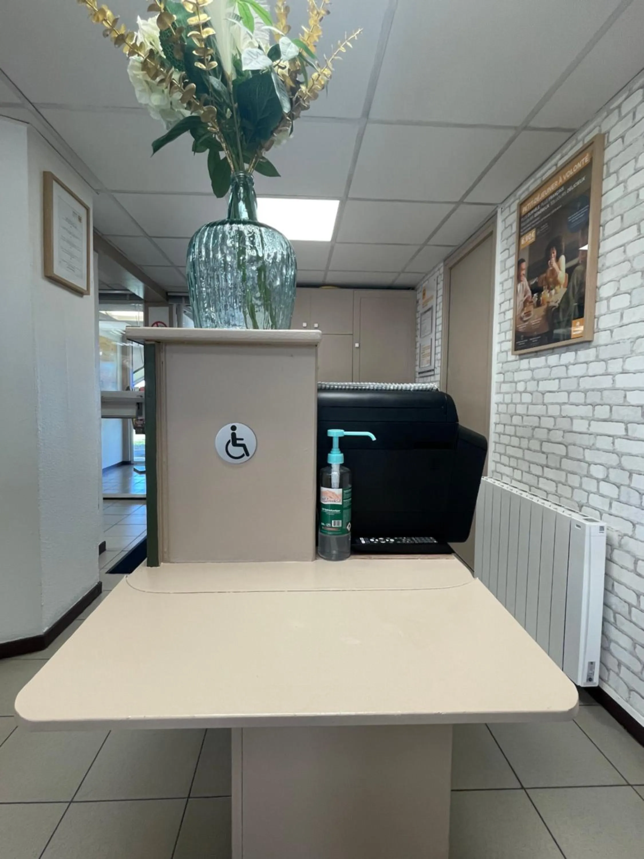 Lobby or reception in Premiere Classe Amiens Est - Glisy