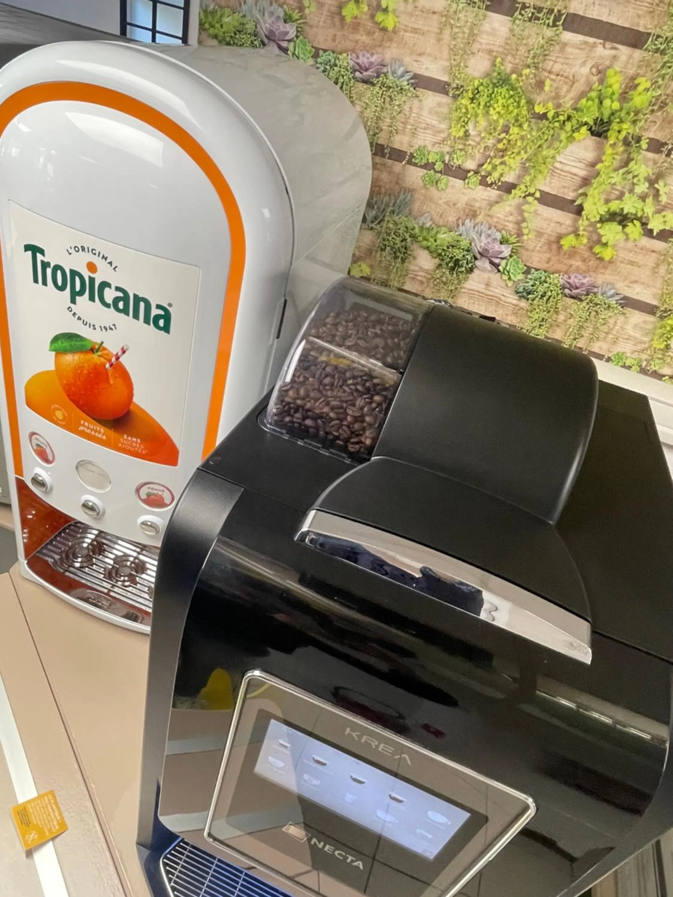 Buffet breakfast in Premiere Classe Amiens Est - Glisy