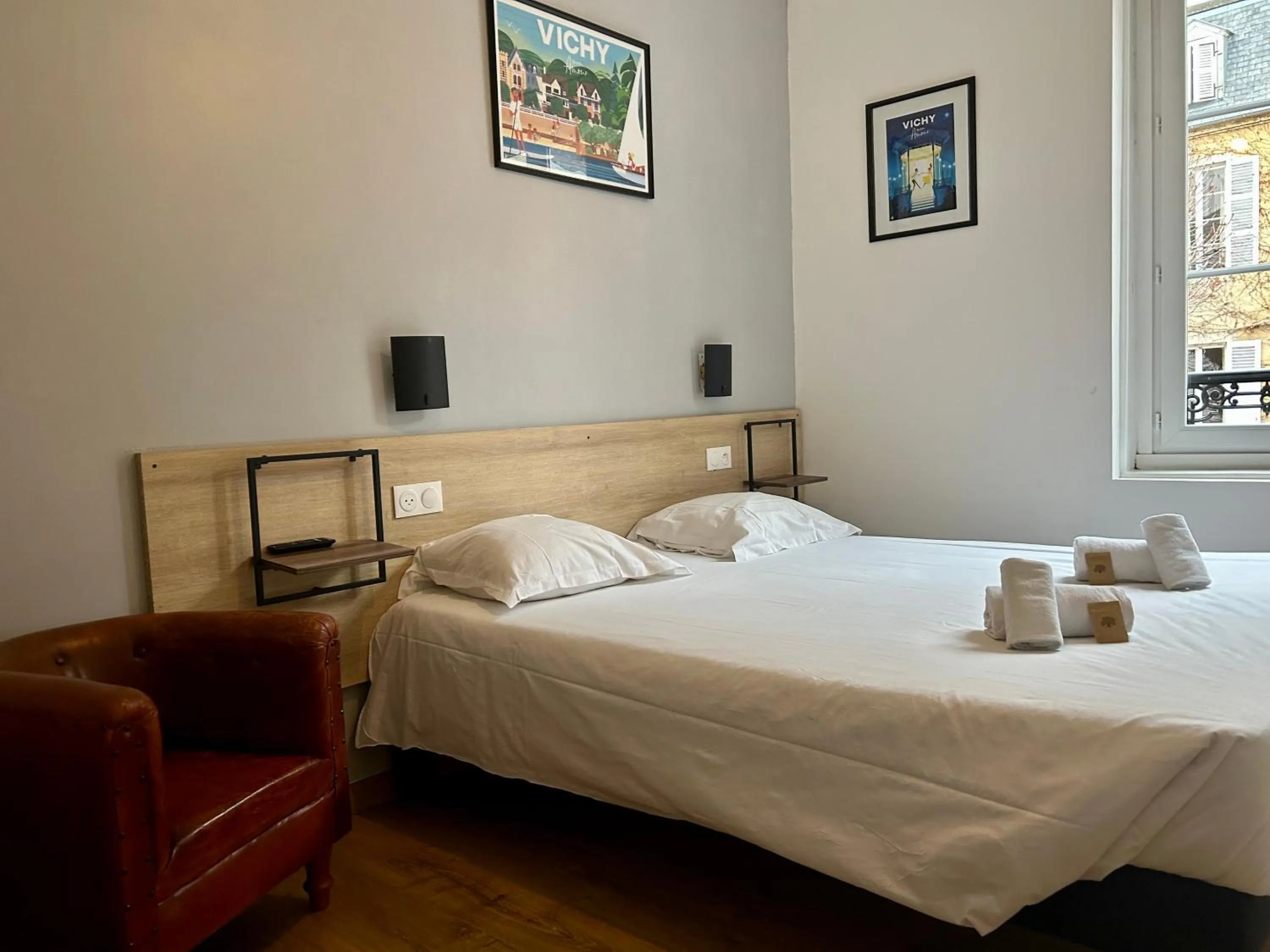 Bed in Hôtel & Restaurant Le Patio VICHY