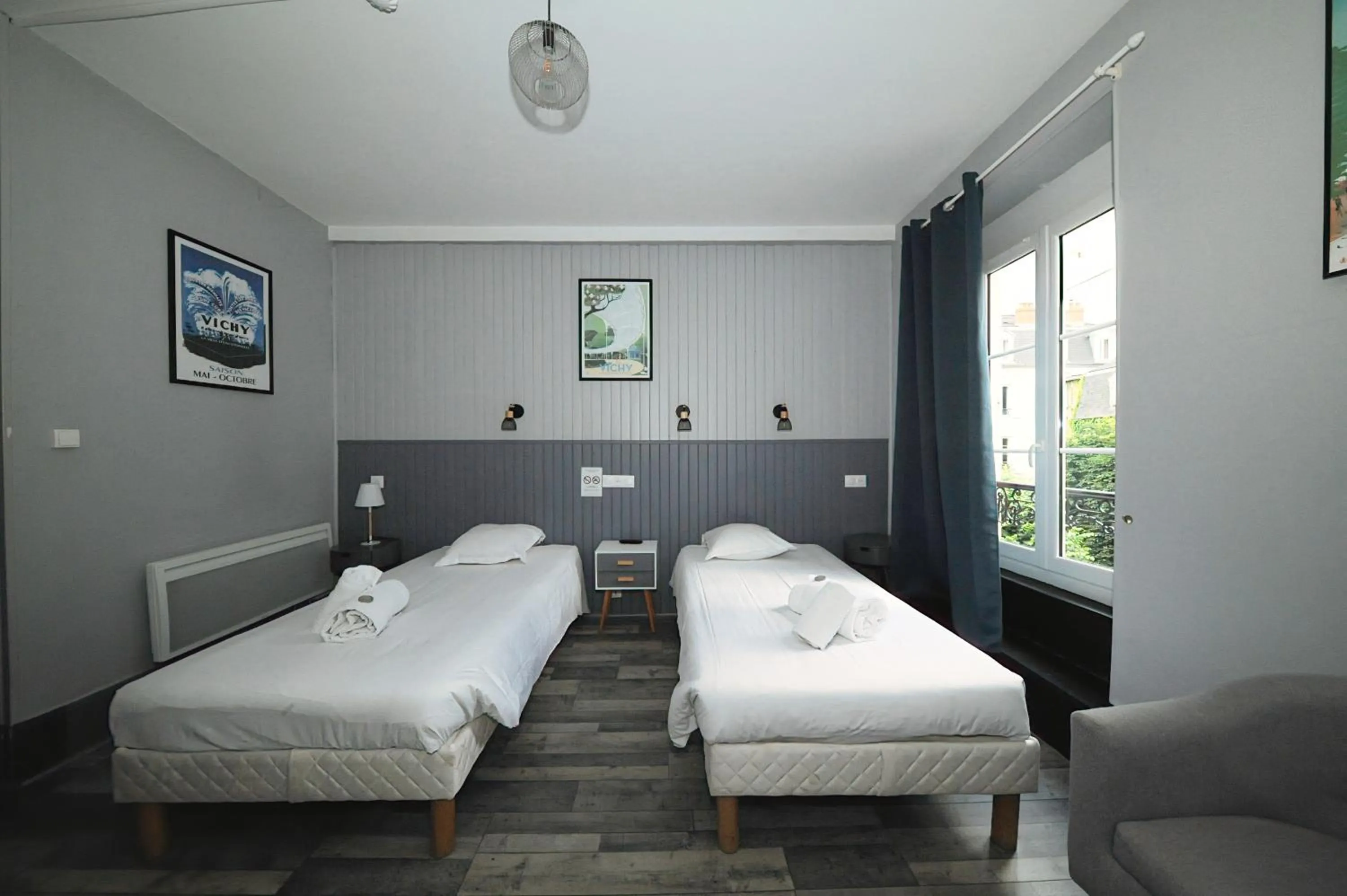 Bed in Hôtel & Restaurant Le Patio VICHY