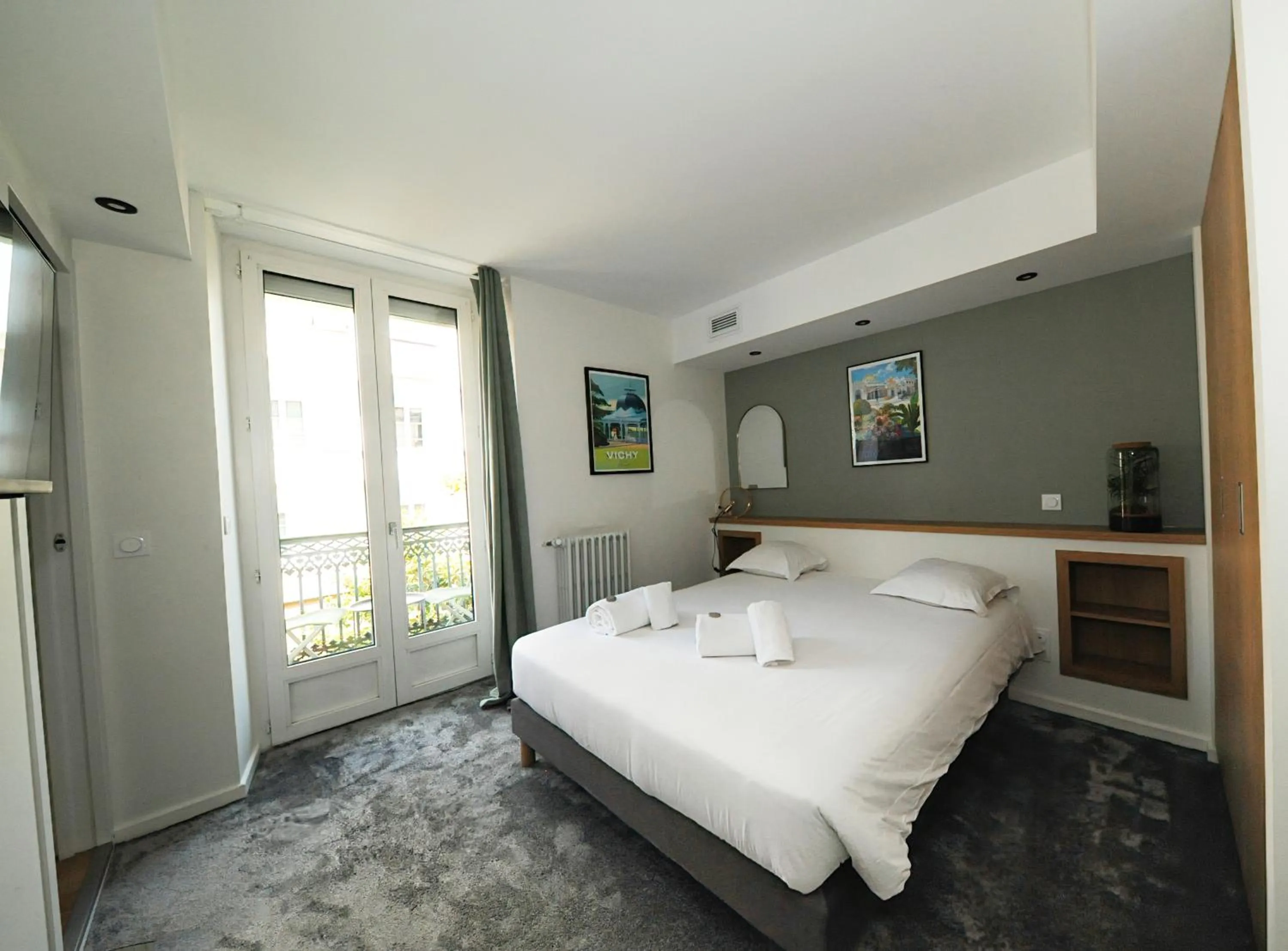 Bed in Hôtel & Restaurant Le Patio VICHY