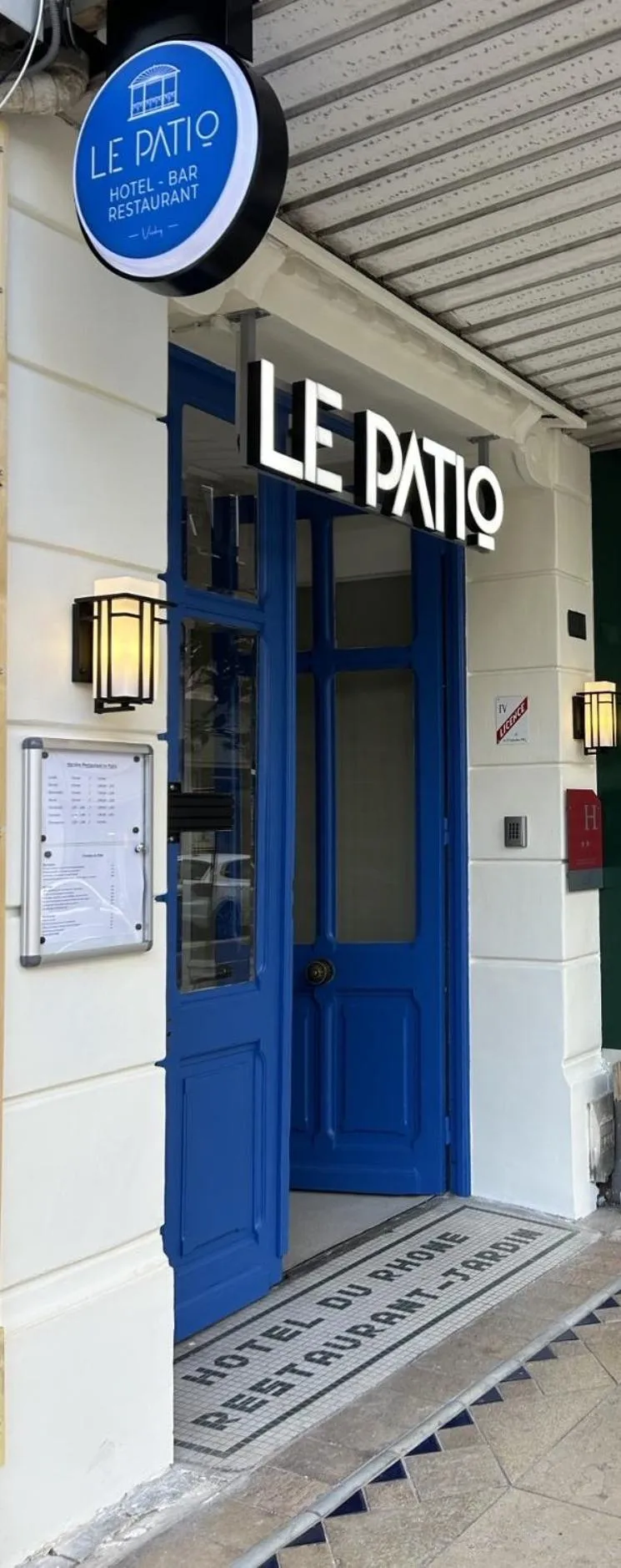 Property building in Hôtel & Restaurant Le Patio VICHY