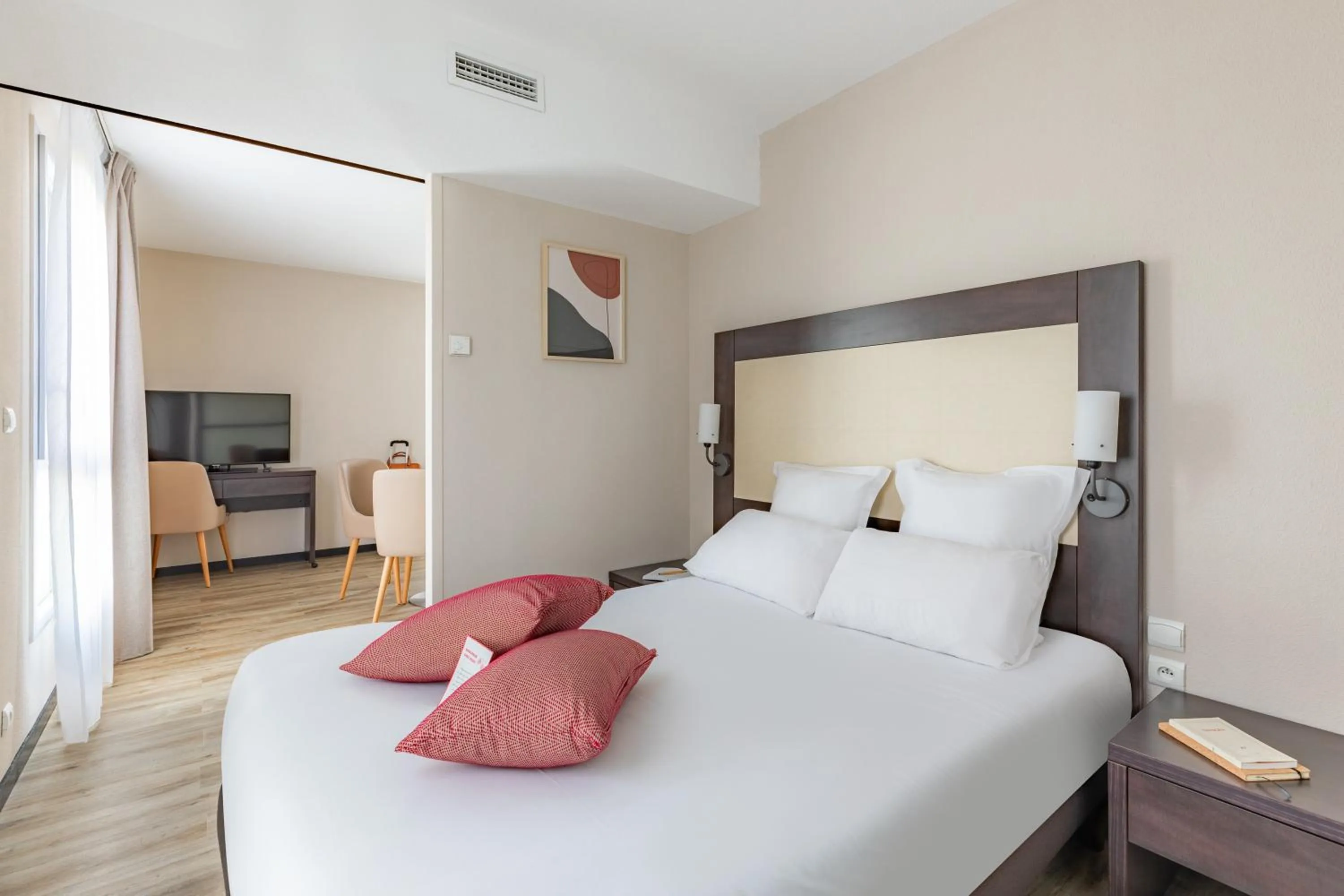 Bedroom, Bed in Appart’City Confort Nantes Ouest Saint-Herblain