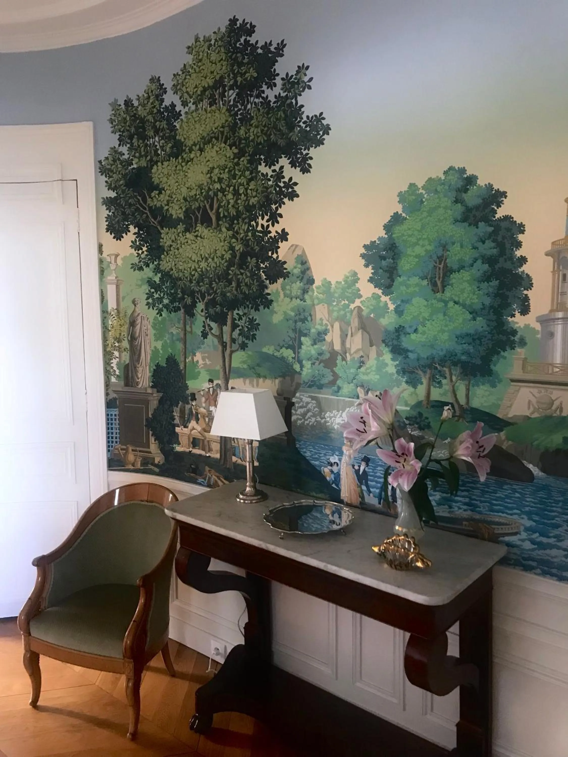 Decorative detail in Le 48 Paris