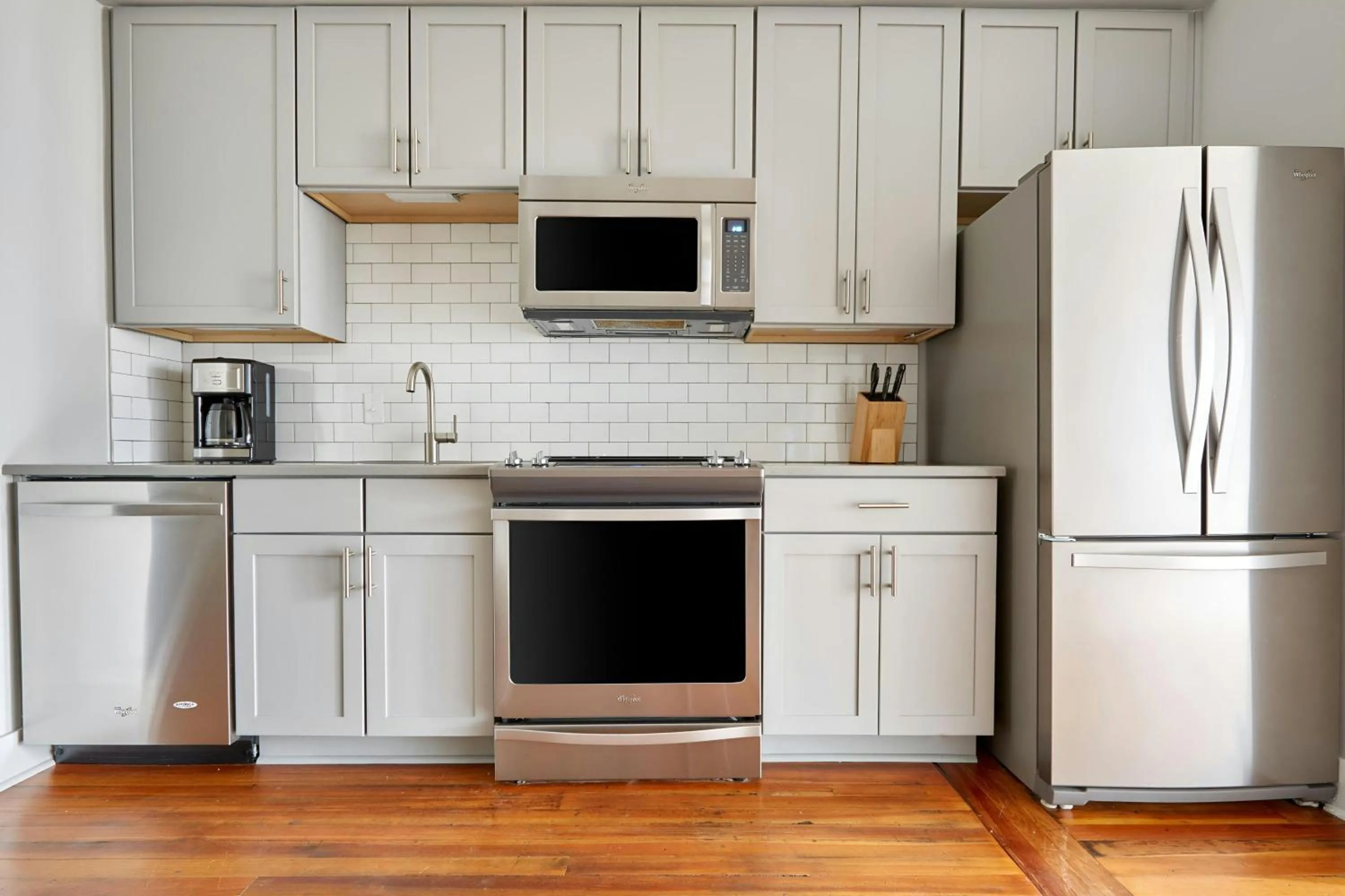 Kitchen or kitchenette in Sonder by Marriott Bonvoy The Drayton Apartments Historic District