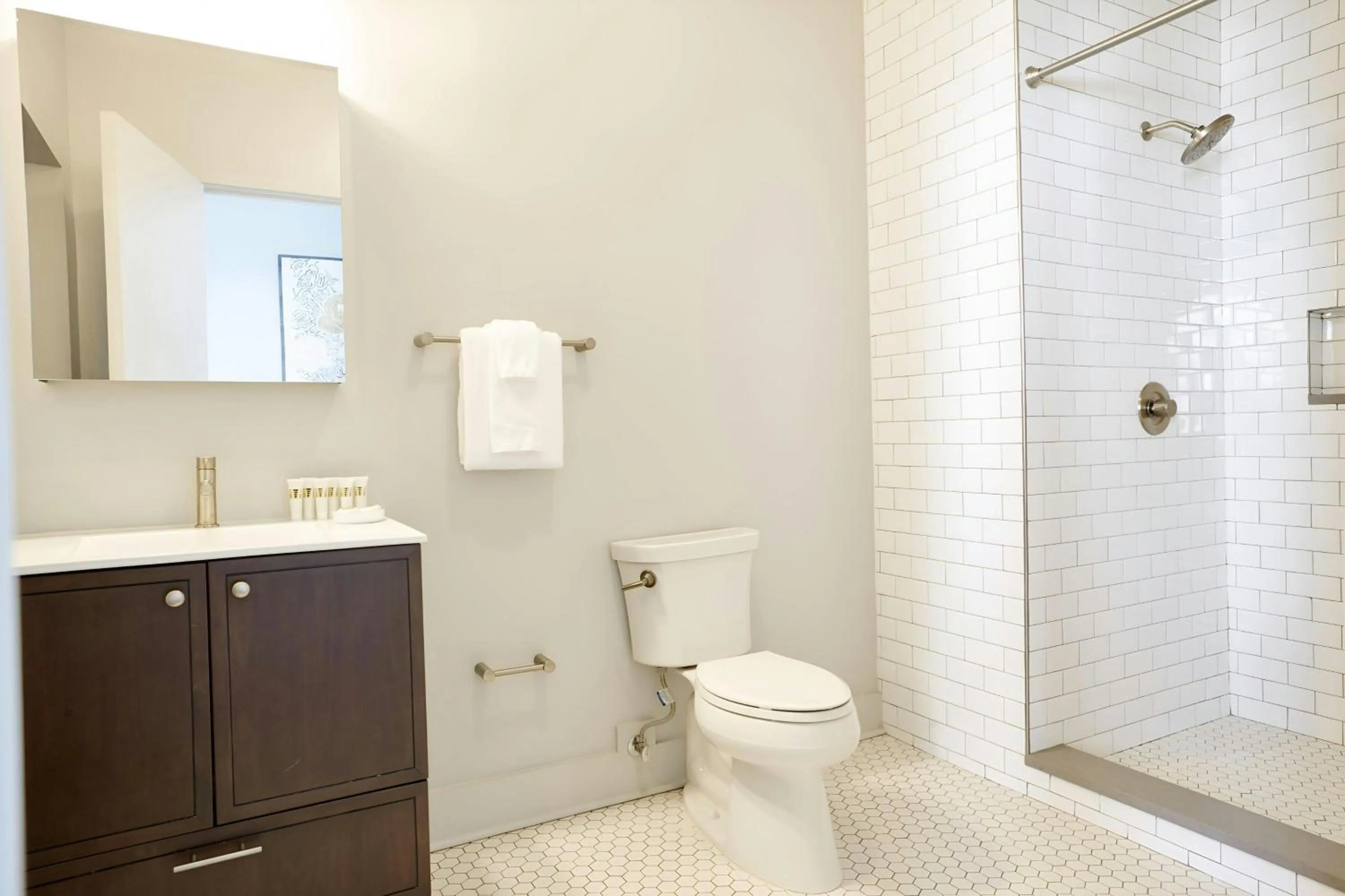 Bathroom in Sonder by Marriott Bonvoy The Drayton Apartments Historic District
