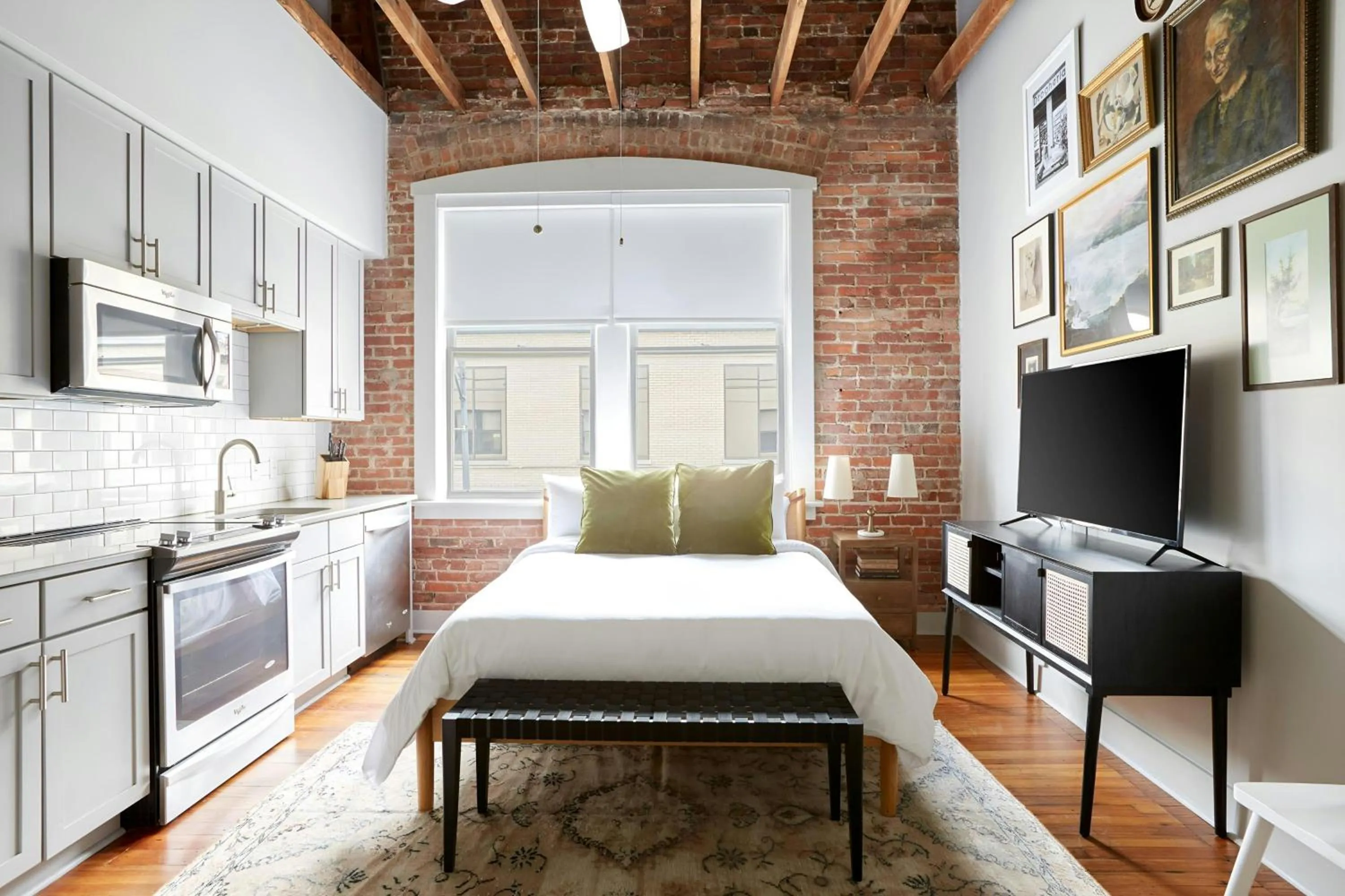 Photo of the whole room, Bed in Sonder by Marriott Bonvoy The Drayton Apartments Historic District