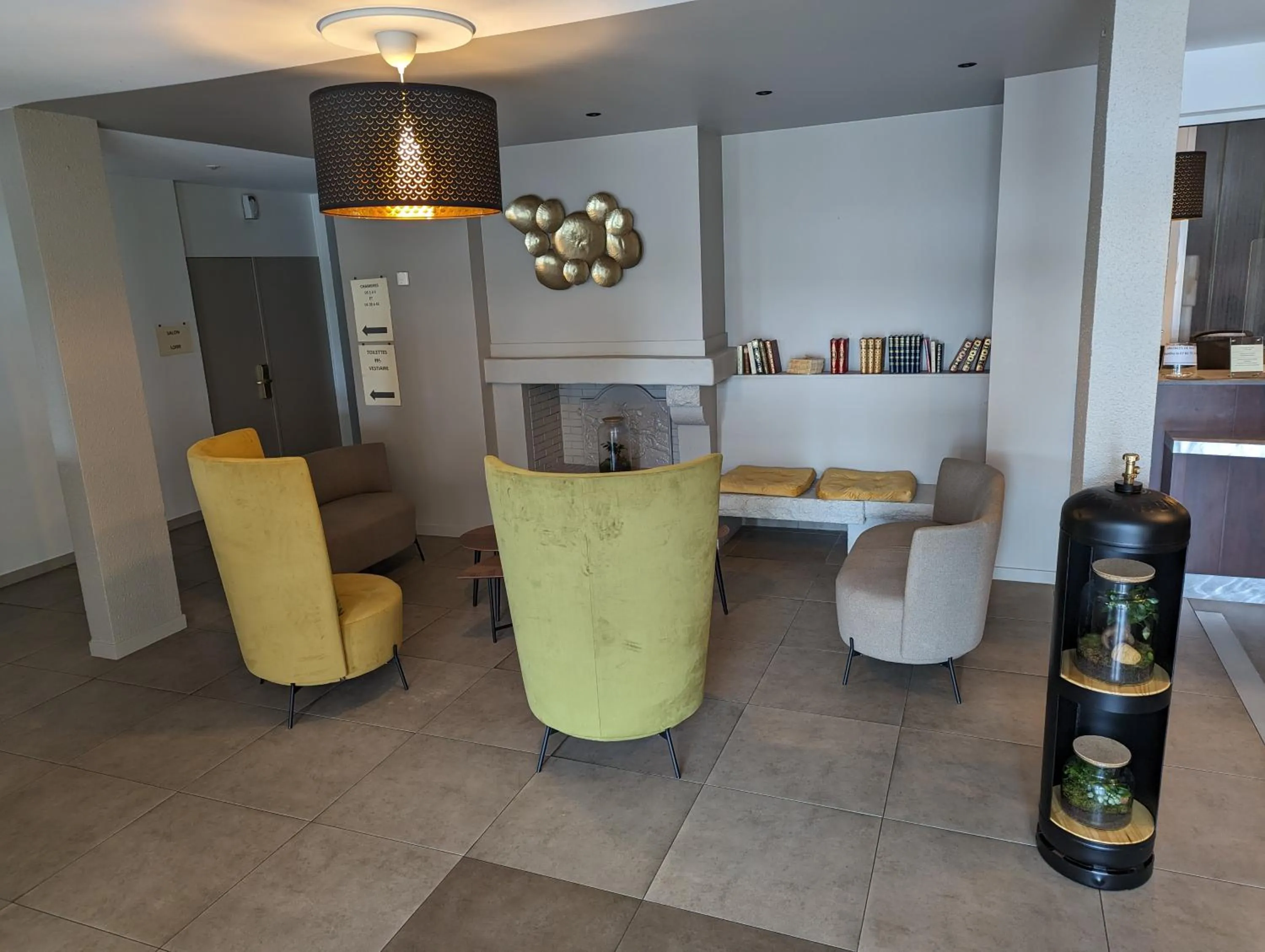 Living room in Logis Hotel De La Loire - Restaurant Les Bateliers