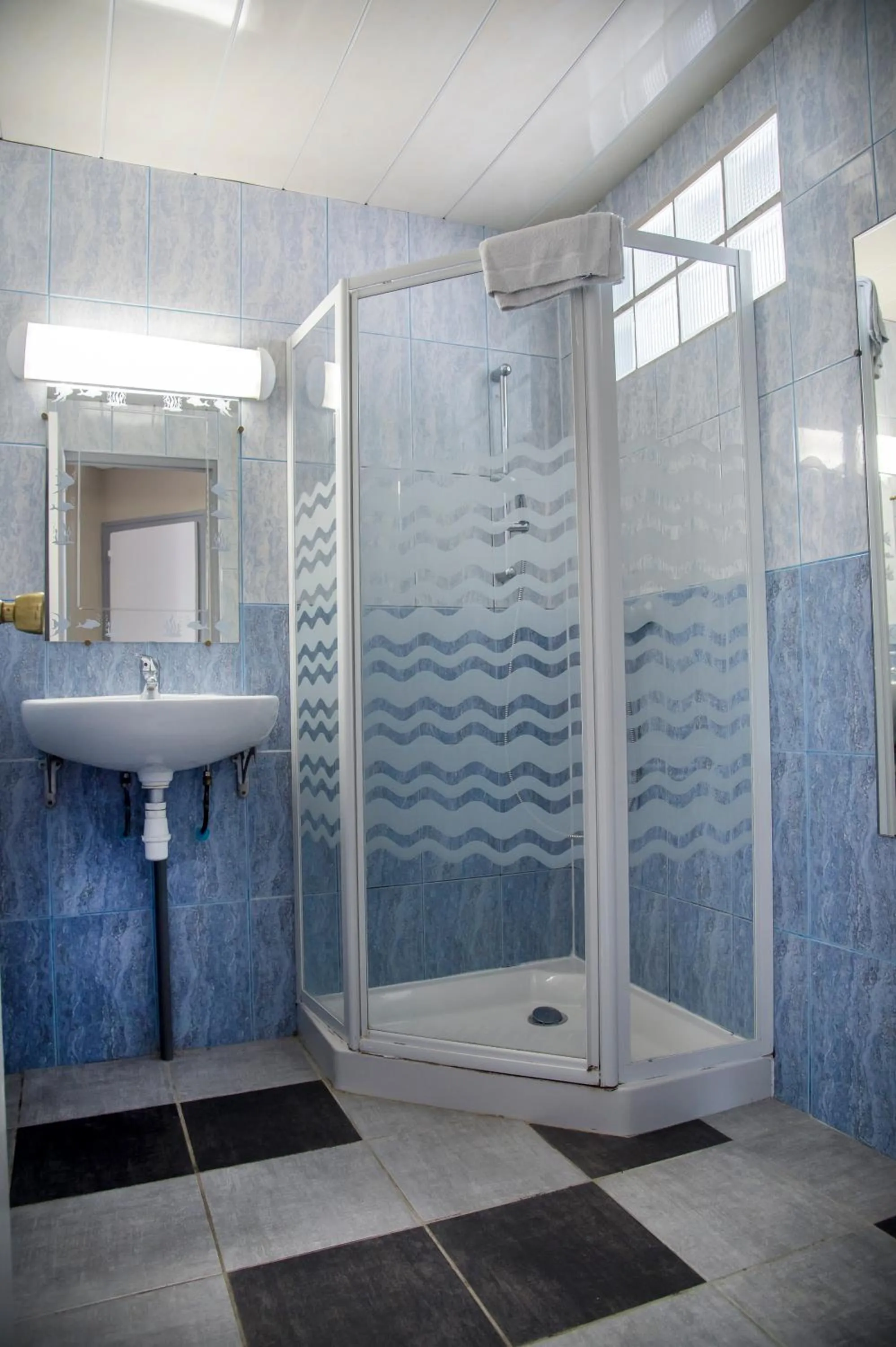 Property building, Bathroom in Relais 500 De Vienne