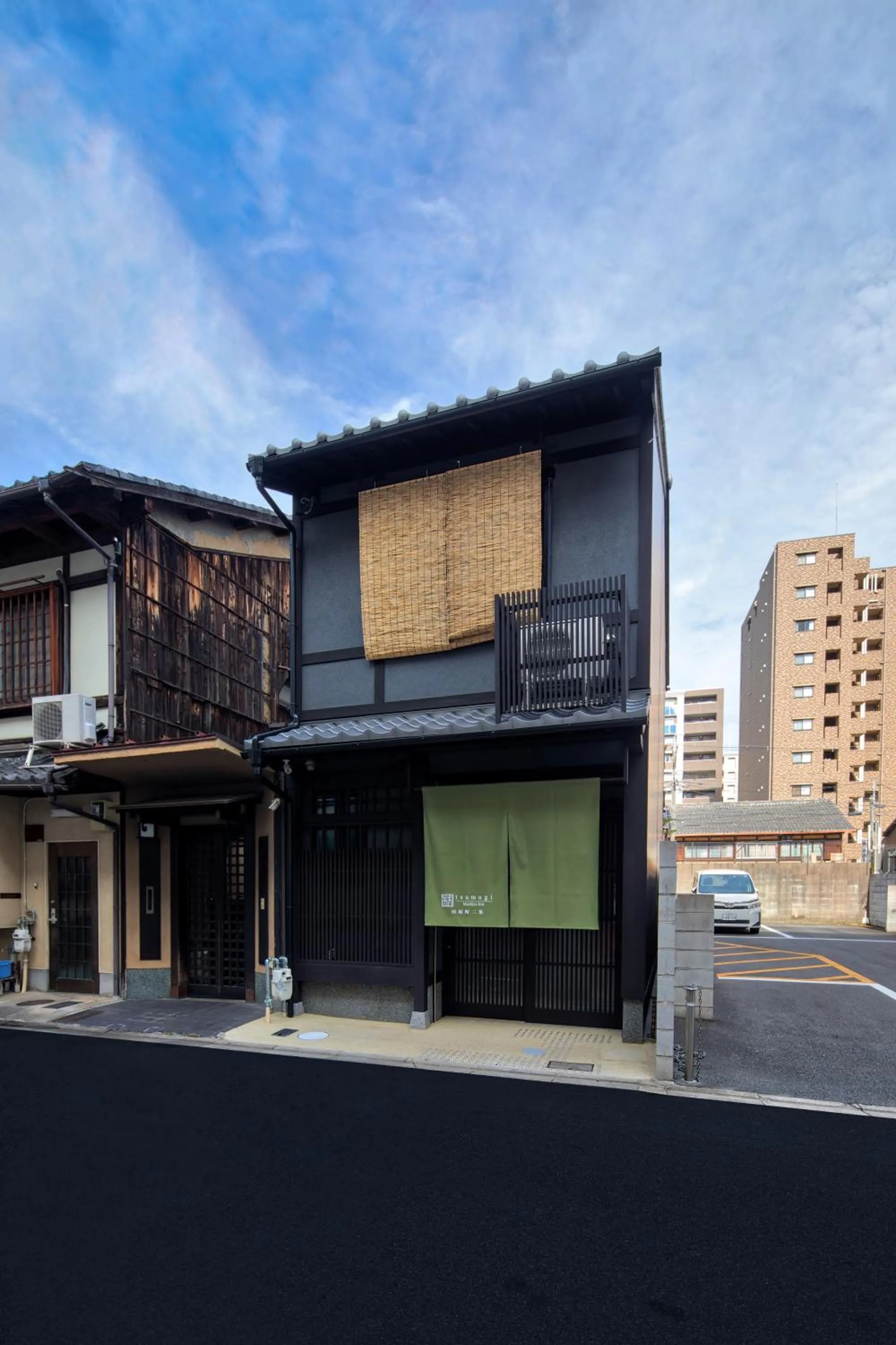 Property building in Kanade Kawaramachi-Nijo