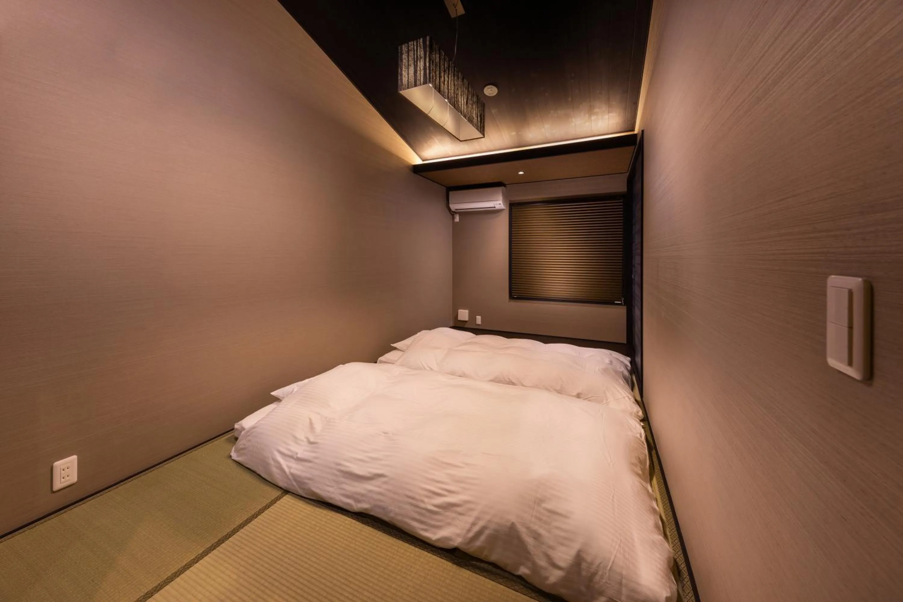 Photo of the whole room, Bed in Kanade Kawaramachi-Nijo