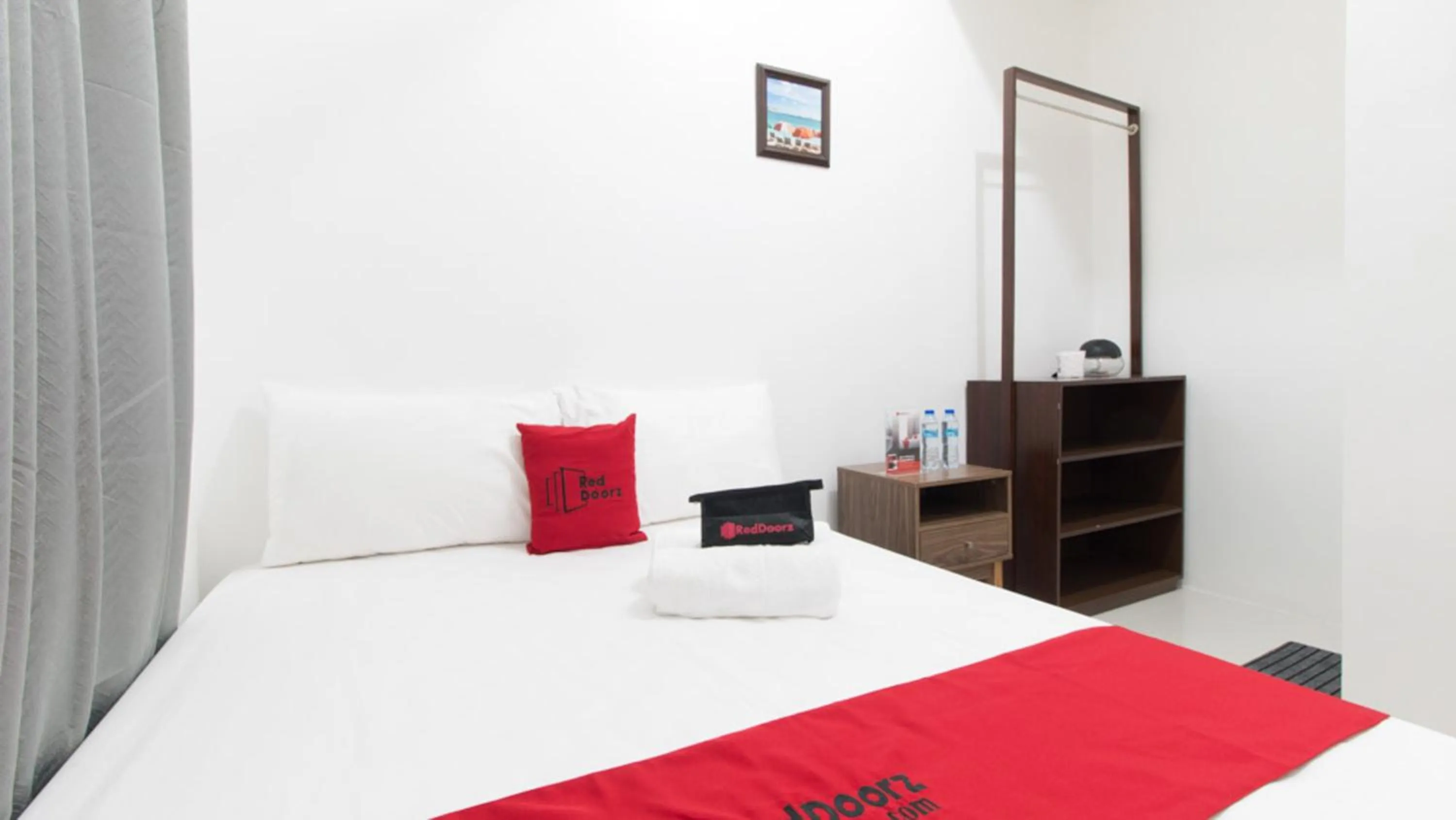 Photo of the whole room, Bed in RedDoorz near Liceo De Cagayan University Highschool