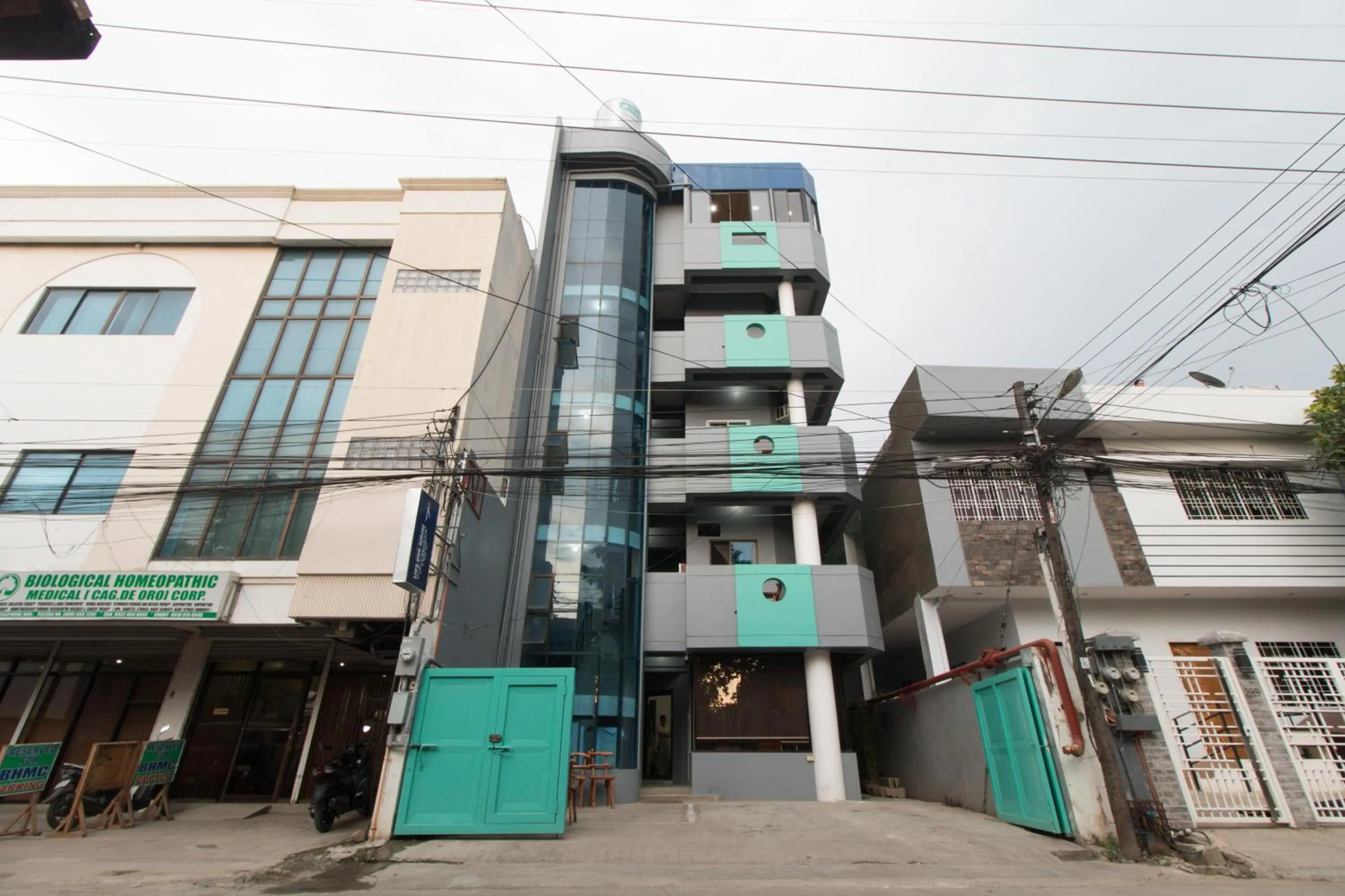 Property building in RedDoorz near Liceo De Cagayan University Highschool