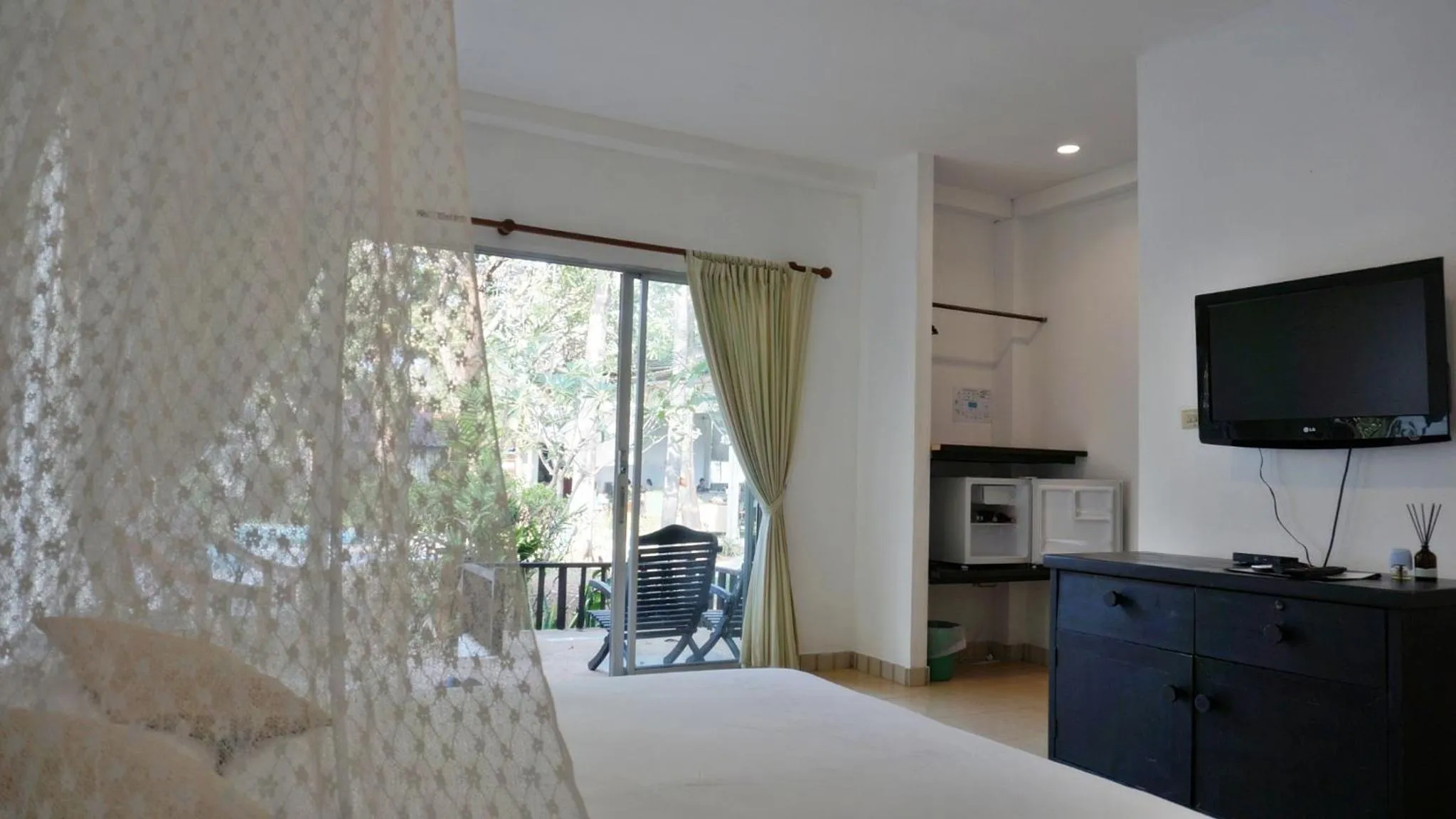 Photo of the whole room, Bed in Kalamona Seaview