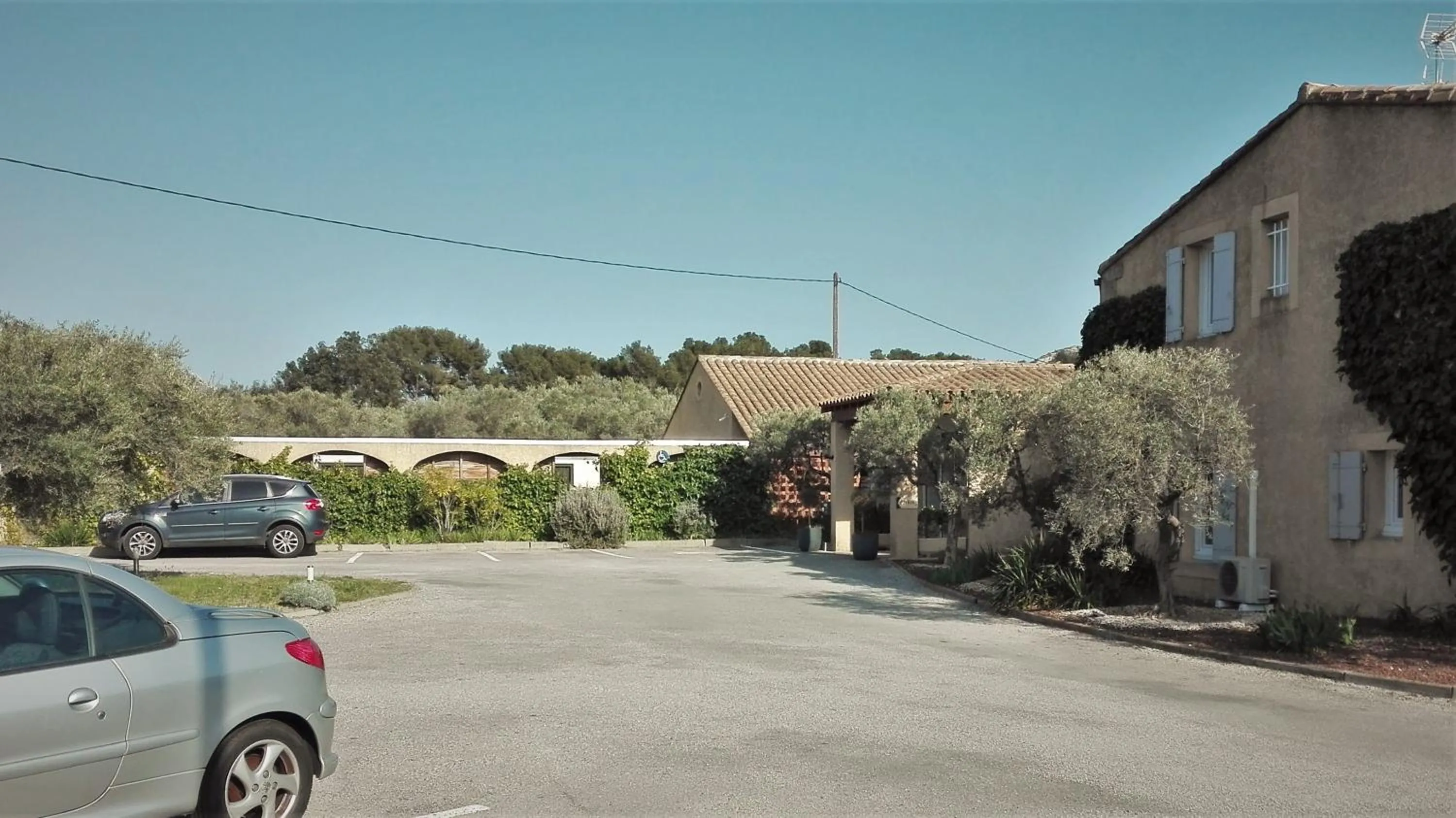 Property building in Logis Hôtel Fabian des Baux