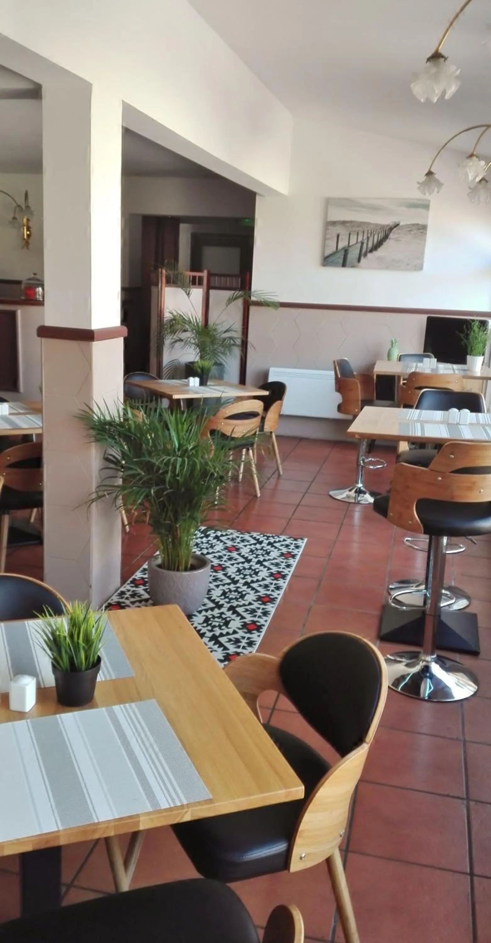 Buffet breakfast in Logis Hôtel Fabian des Baux