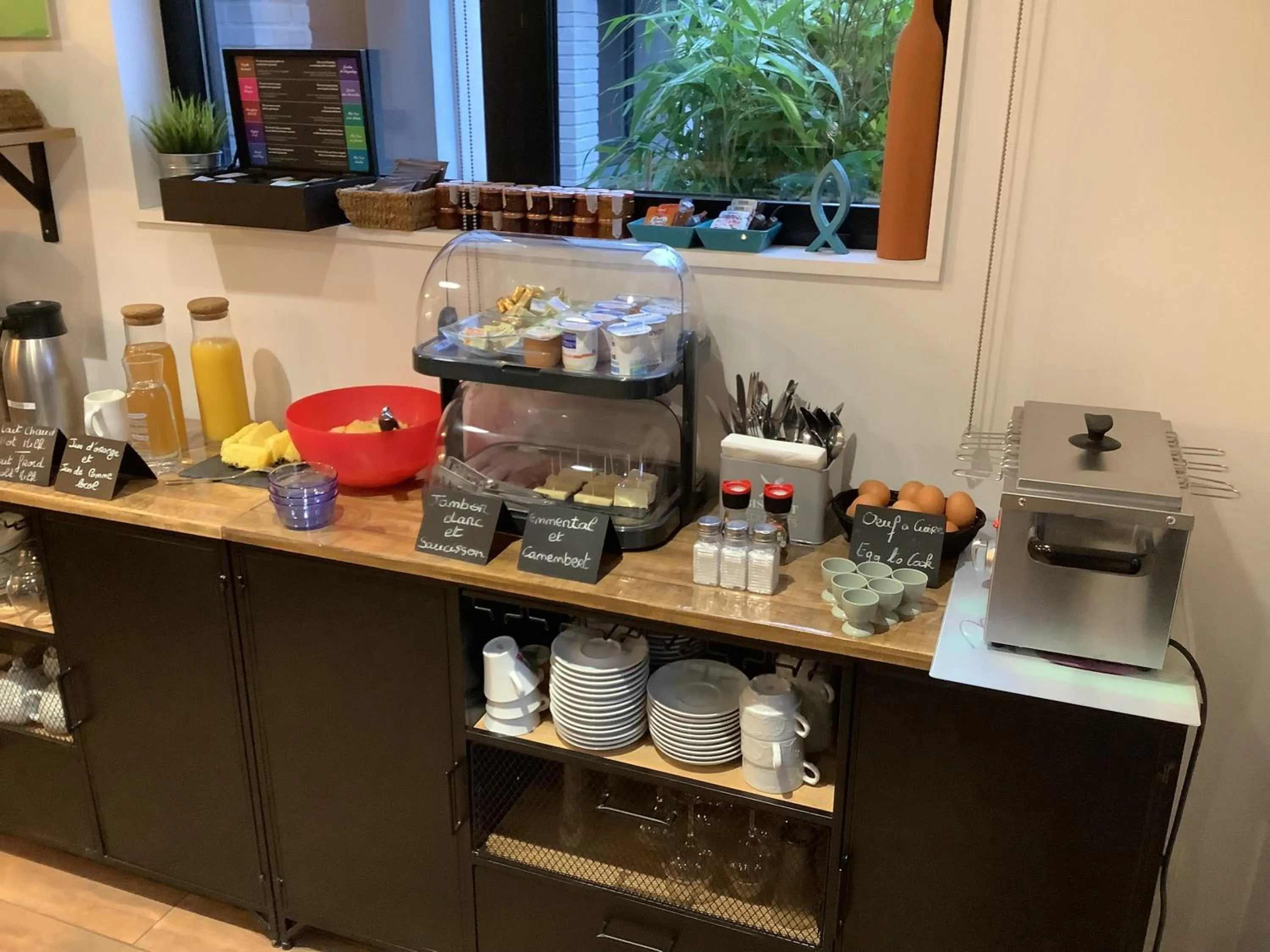 Breakfast in Hôtel Monet