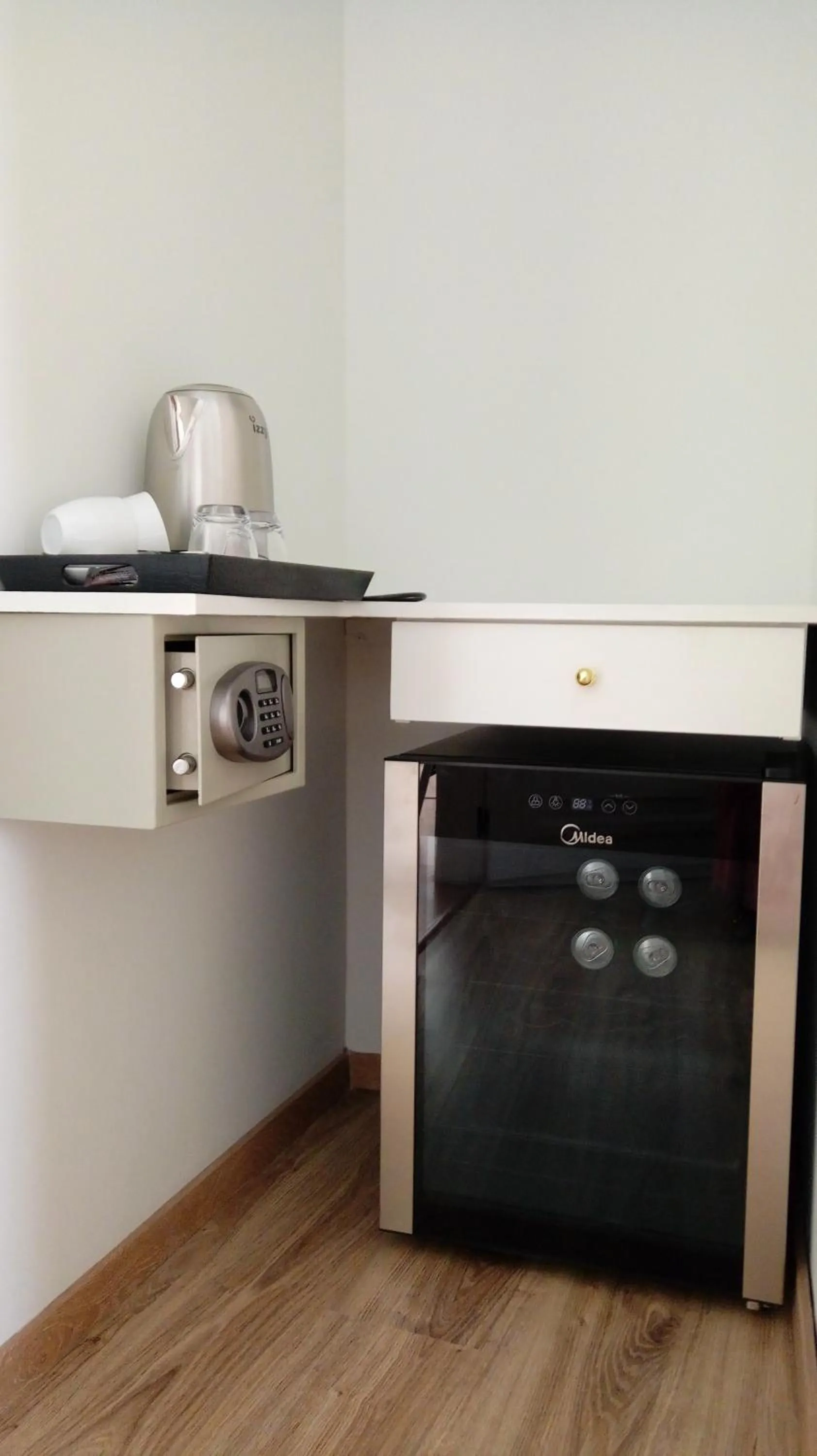 Photo of the whole room in 9 Muses Hotel