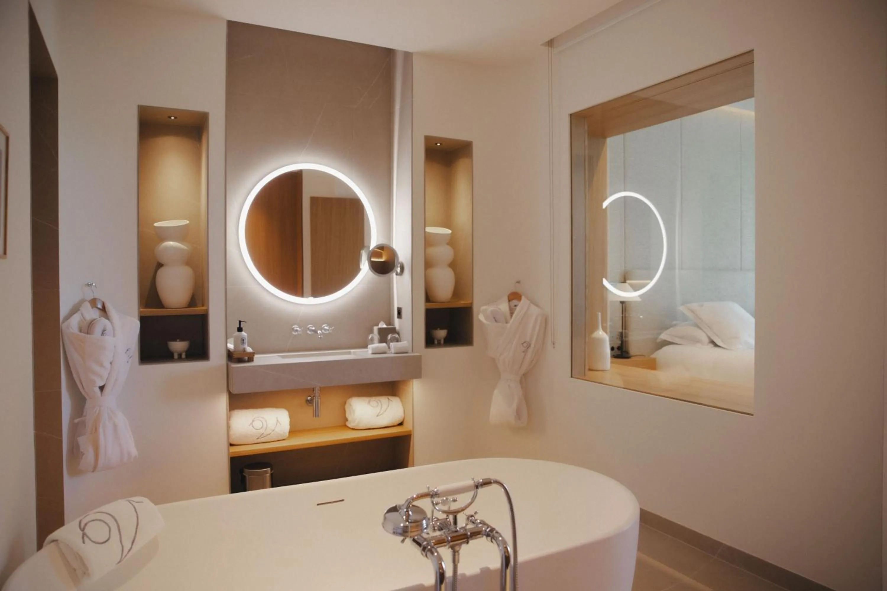 Bathroom, Bed in Domaine de Verchant & Spa - Relais & Châteaux