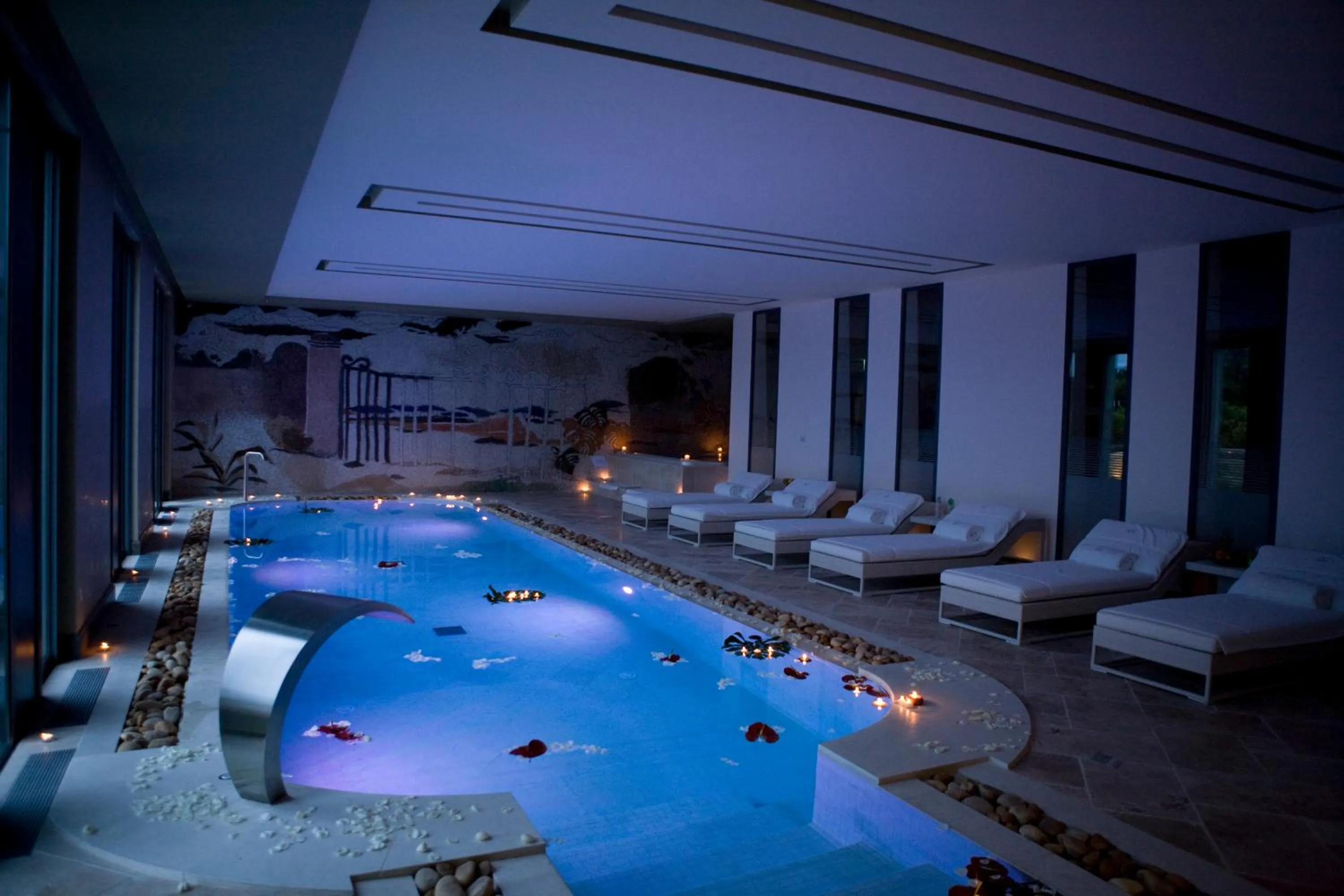 Swimming pool in Domaine de Verchant & Spa - Relais & Châteaux