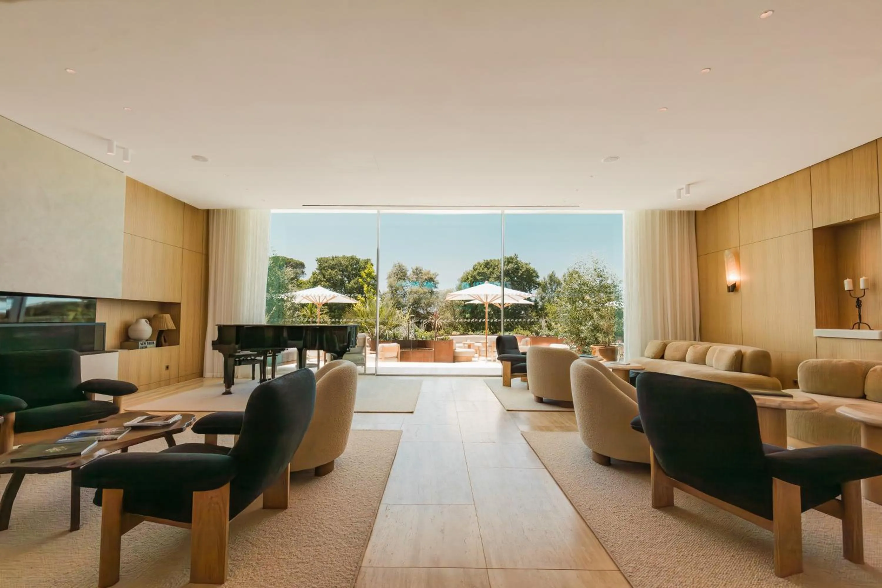 Communal lounge/ TV room in Domaine de Verchant & Spa - Relais & Châteaux