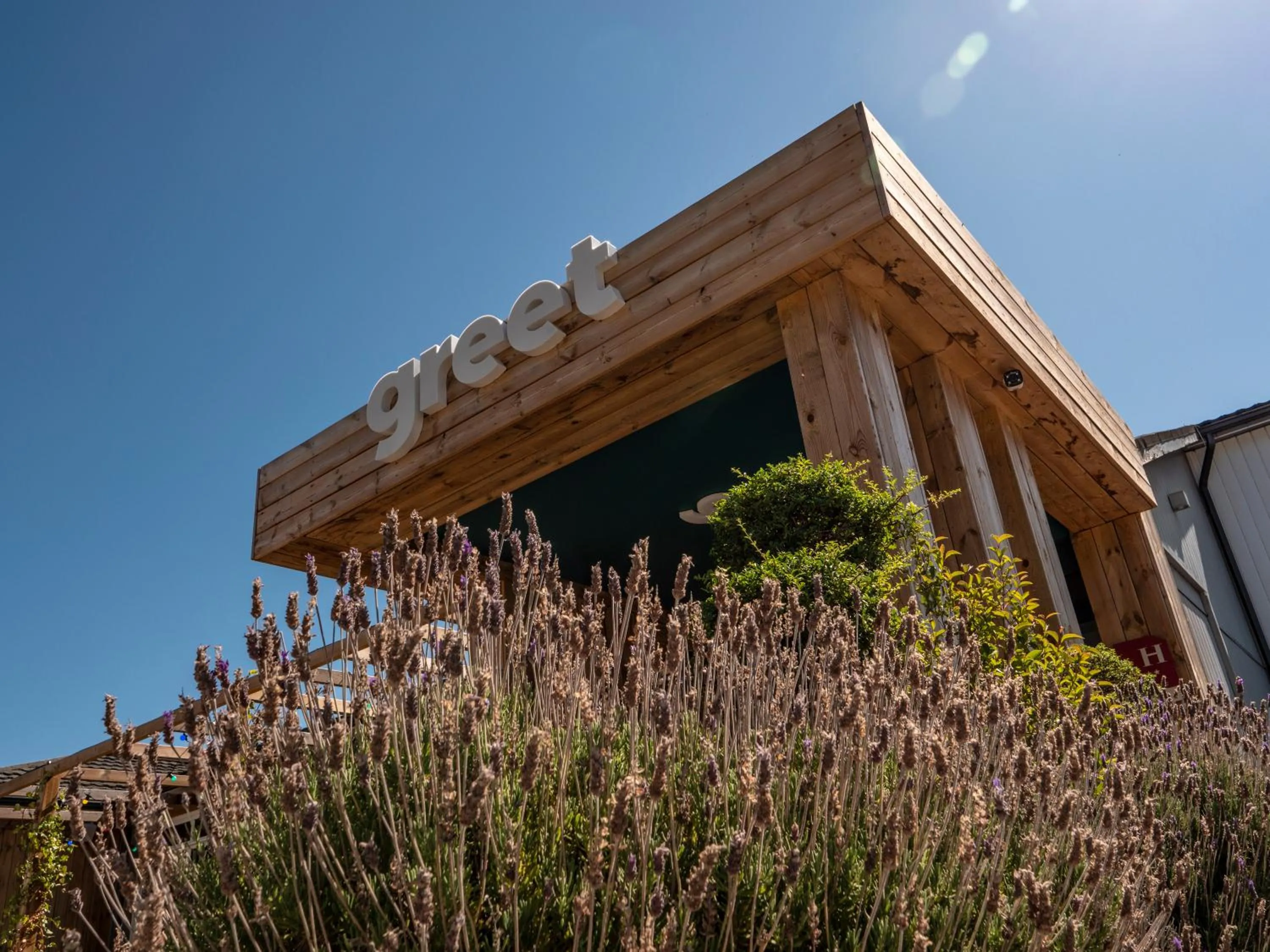 Property building in greet Hotel Marseille Provence Aéroport