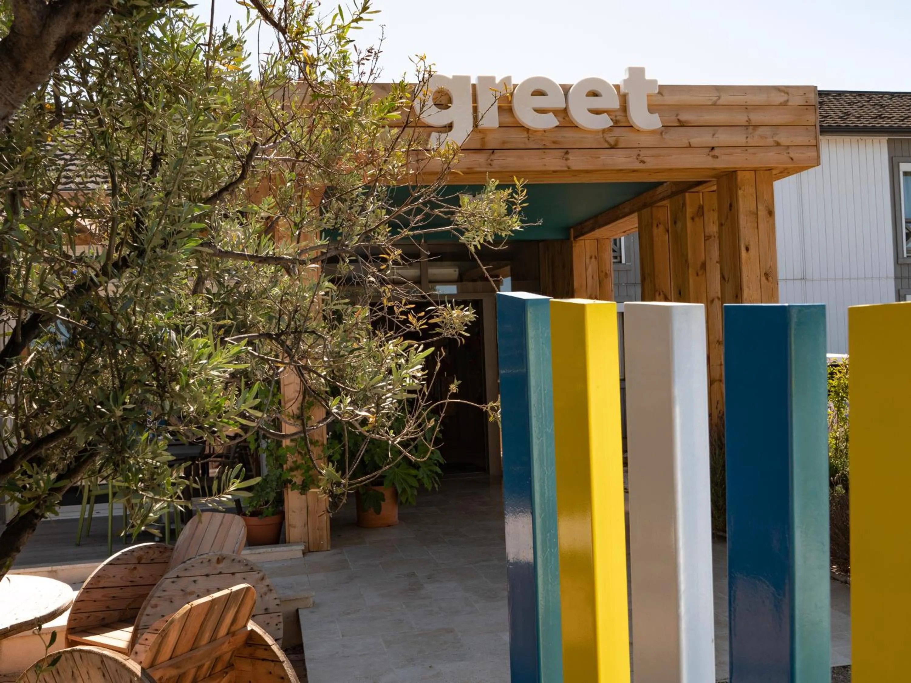 Facade/entrance in greet Hotel Marseille Provence Aéroport