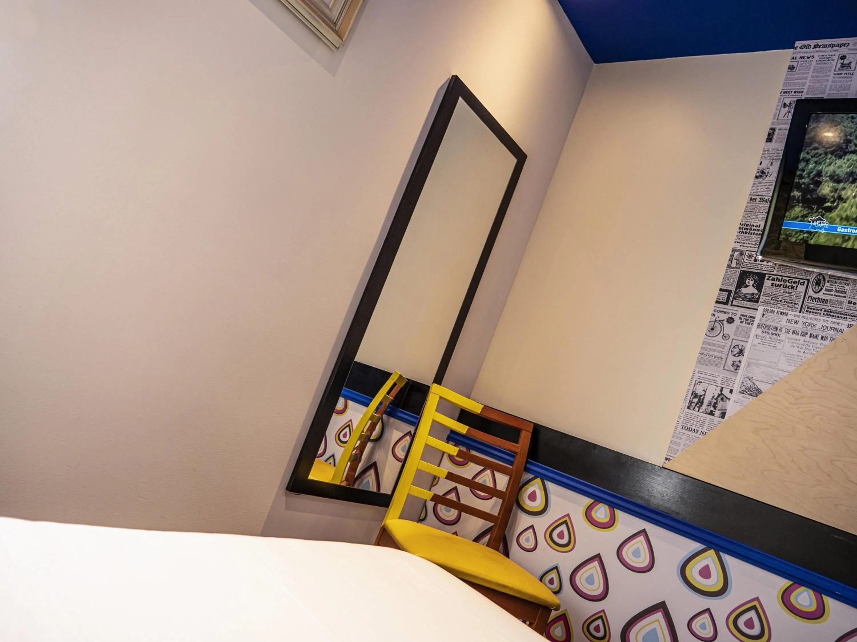 Bedroom, Bed in greet Hotel Marseille Provence Aéroport