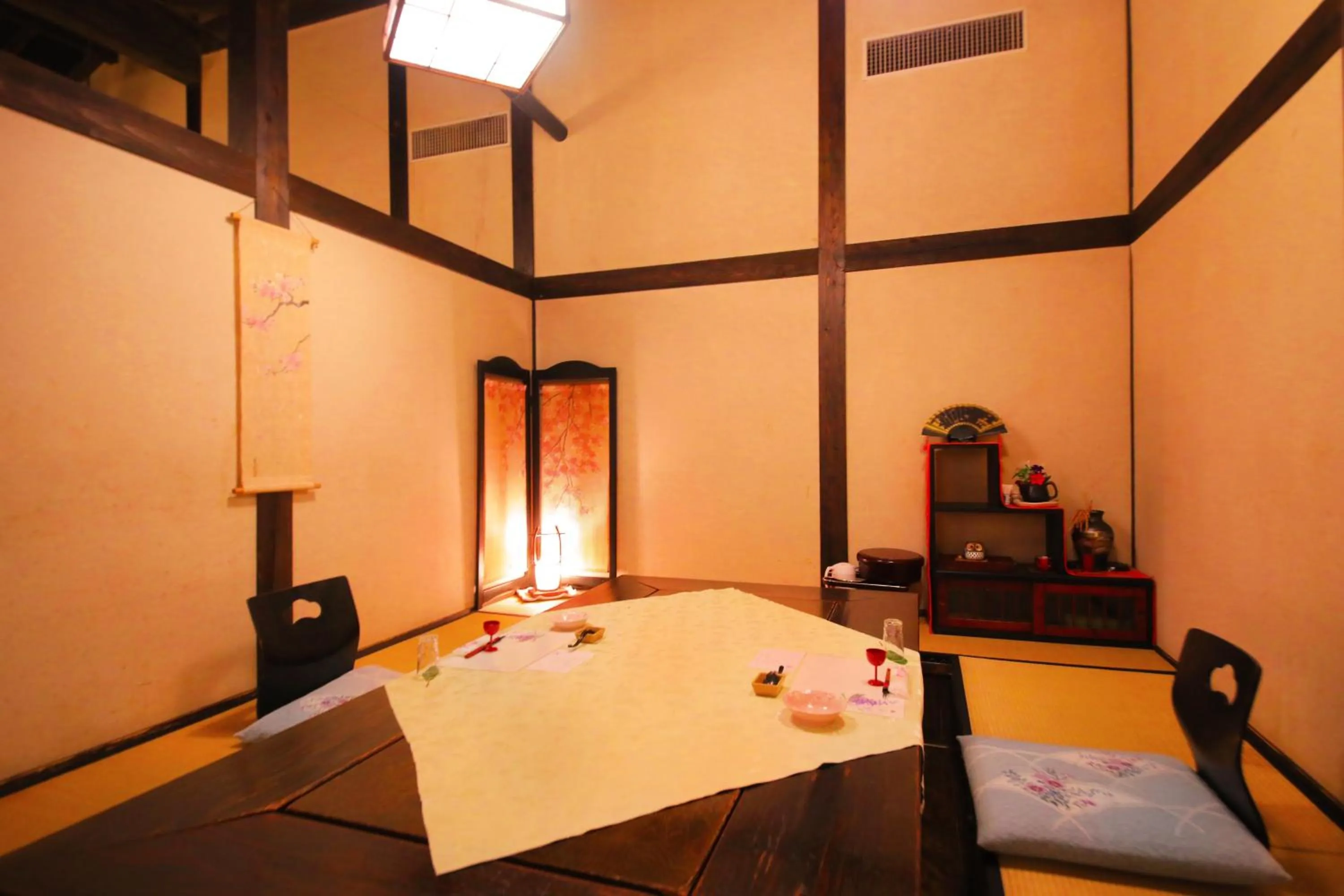 Restaurant/places to eat, Bed in Sakura Sakura Onsen