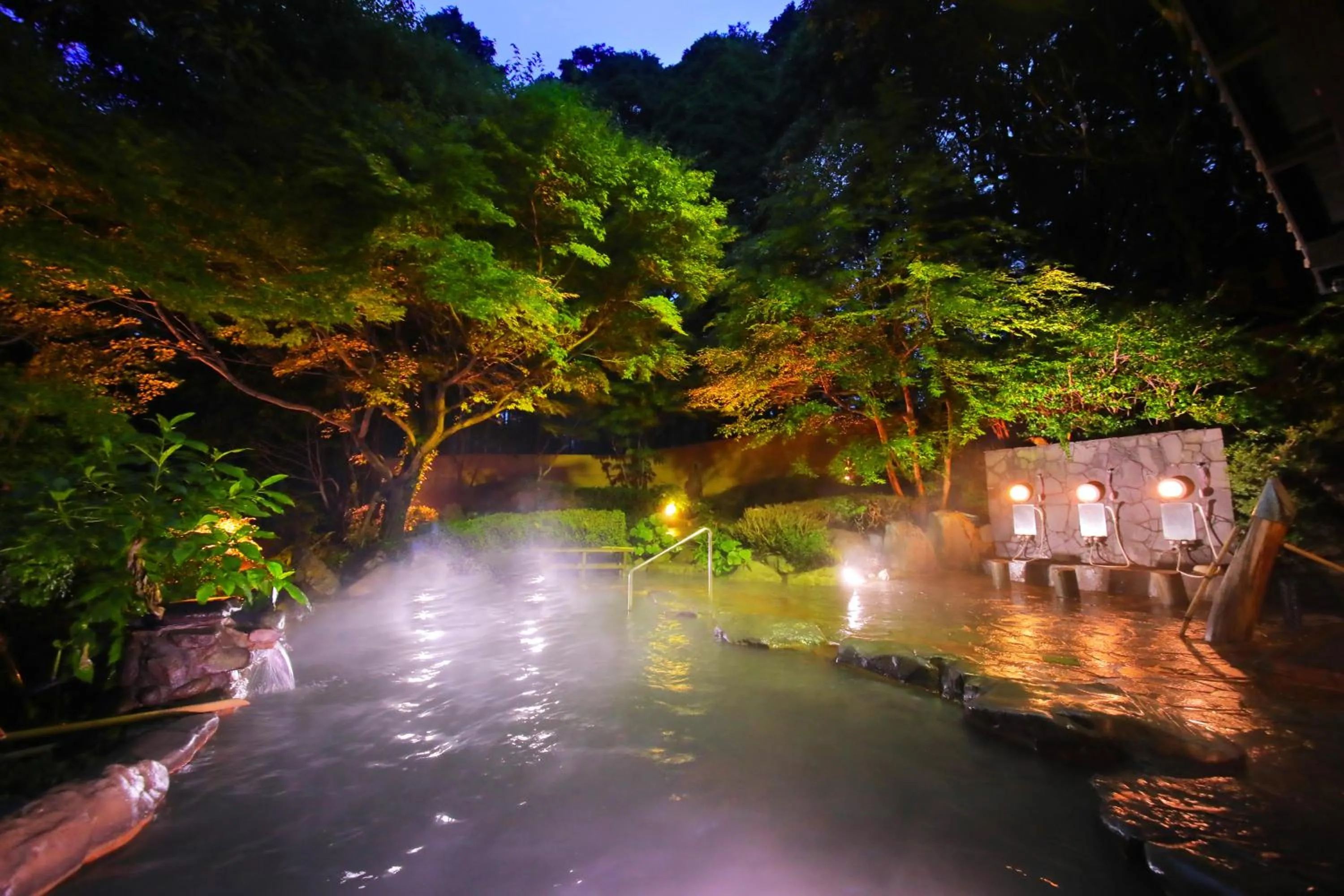 Hot Spring Bath in Sakura Sakura Onsen