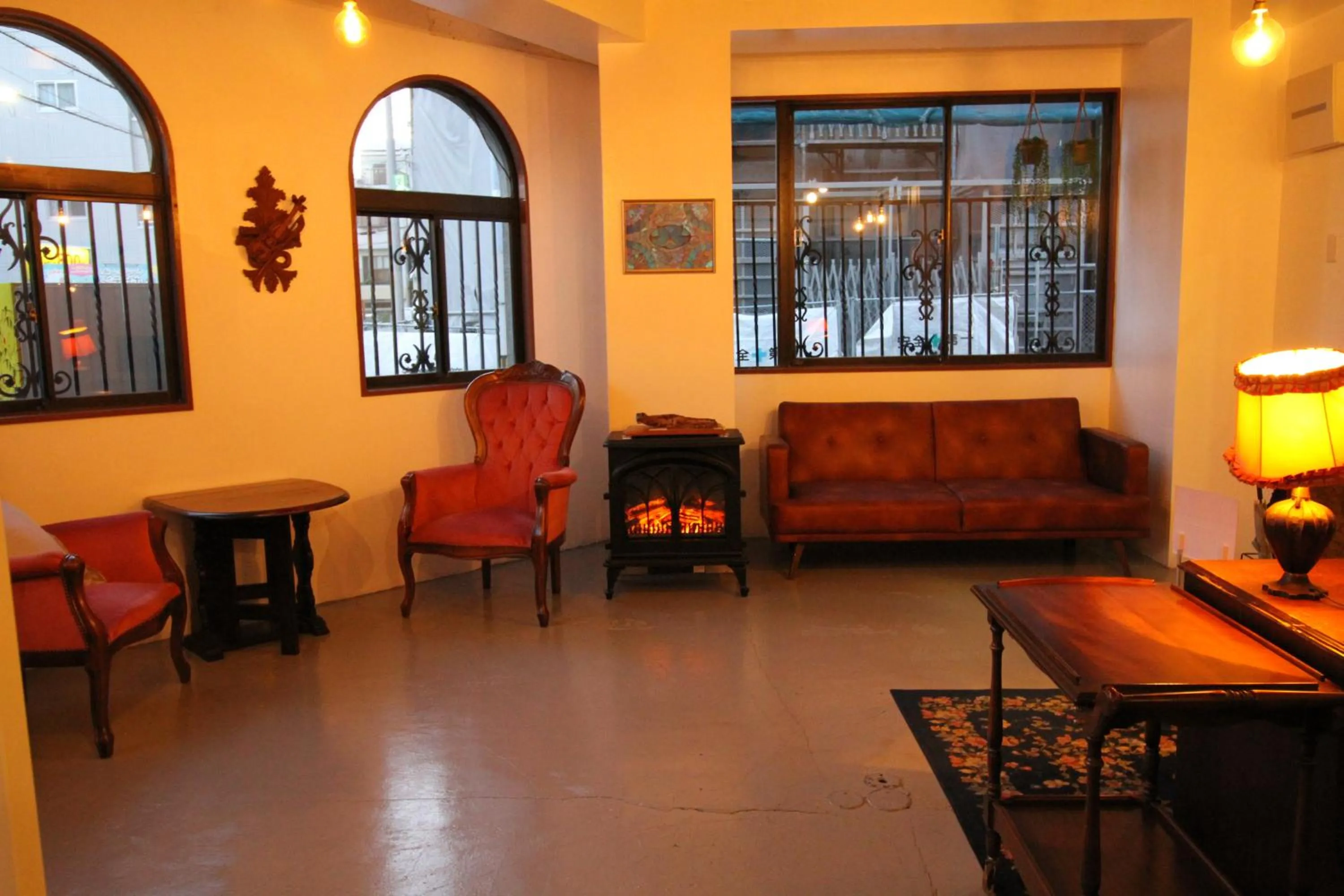 Universal point House rico and