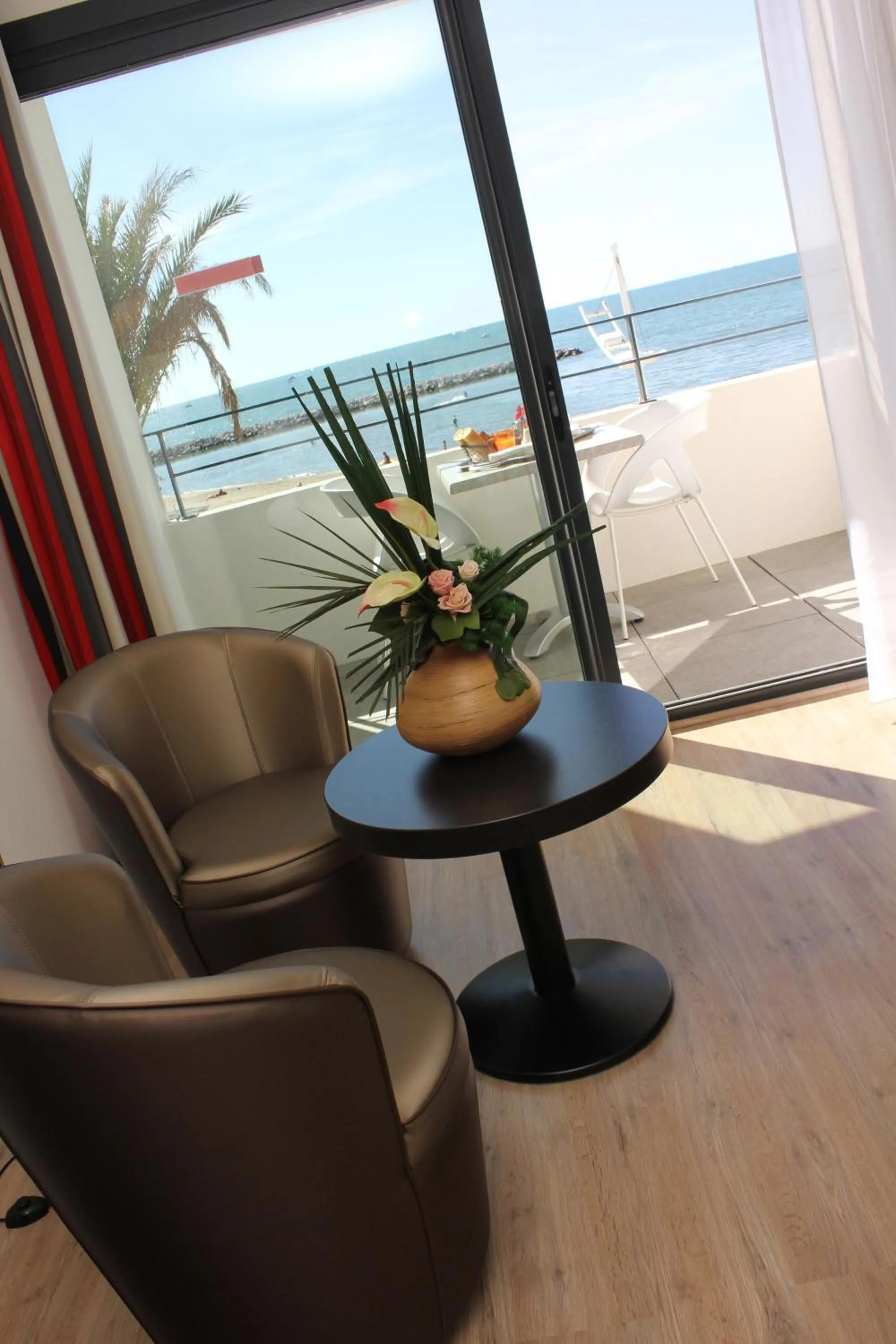 Balcony/Terrace in Hôtel Restaurant Splendid Camargue