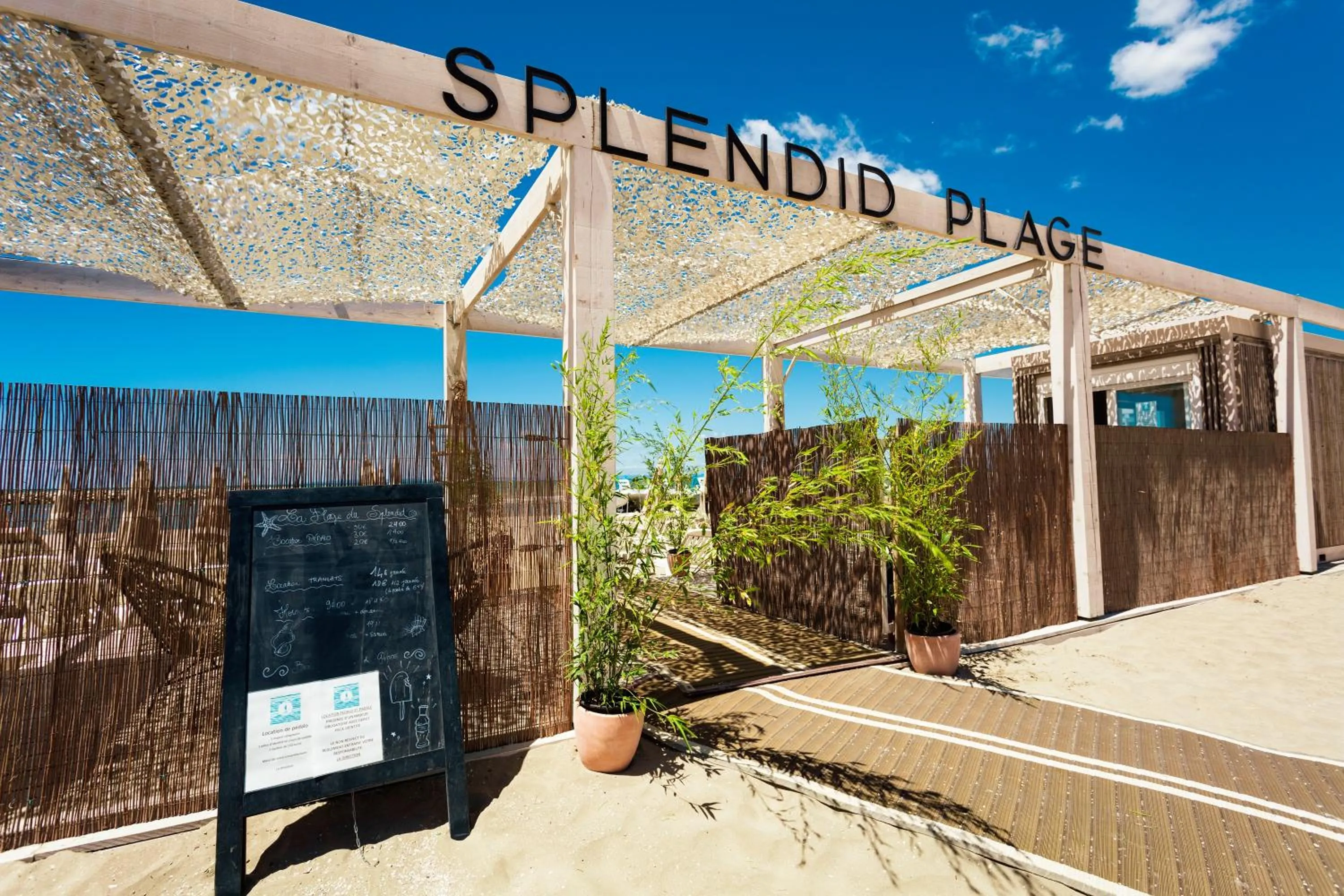 Beach in Hôtel Restaurant Splendid Camargue