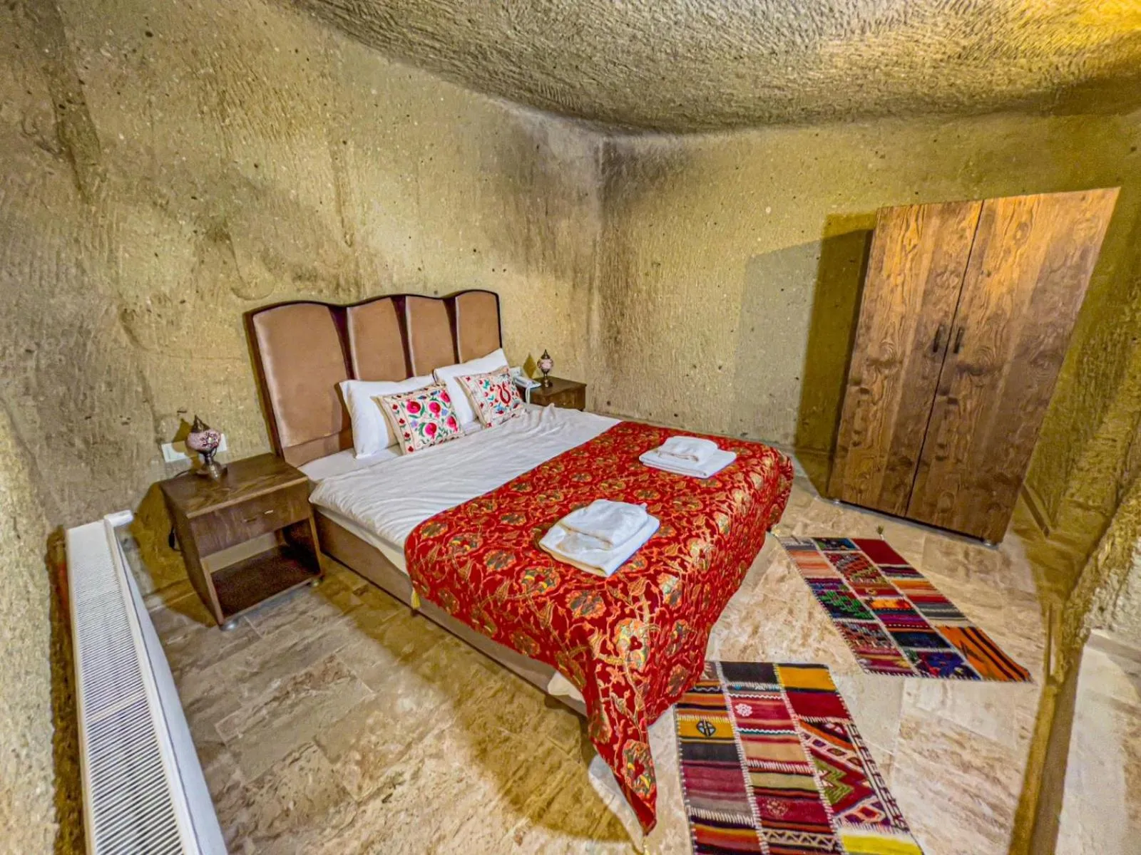 Bedroom in Heritage Cave Suites