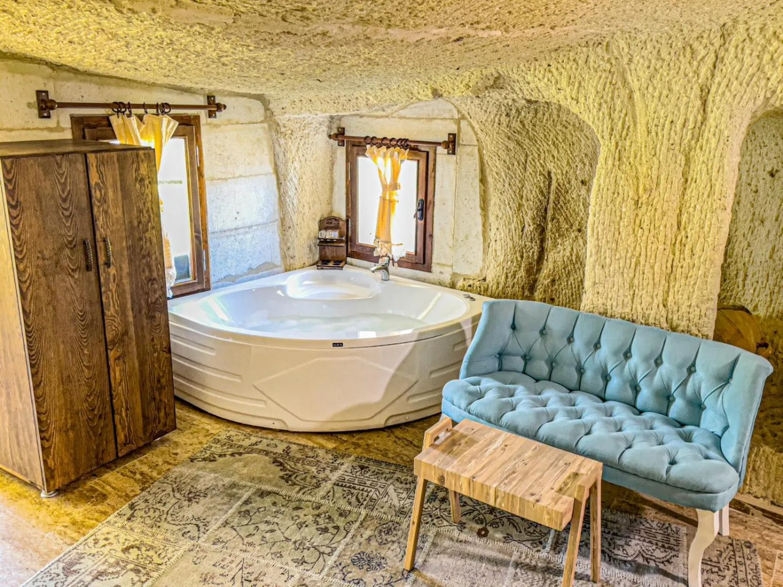 Bath in Heritage Cave Suites