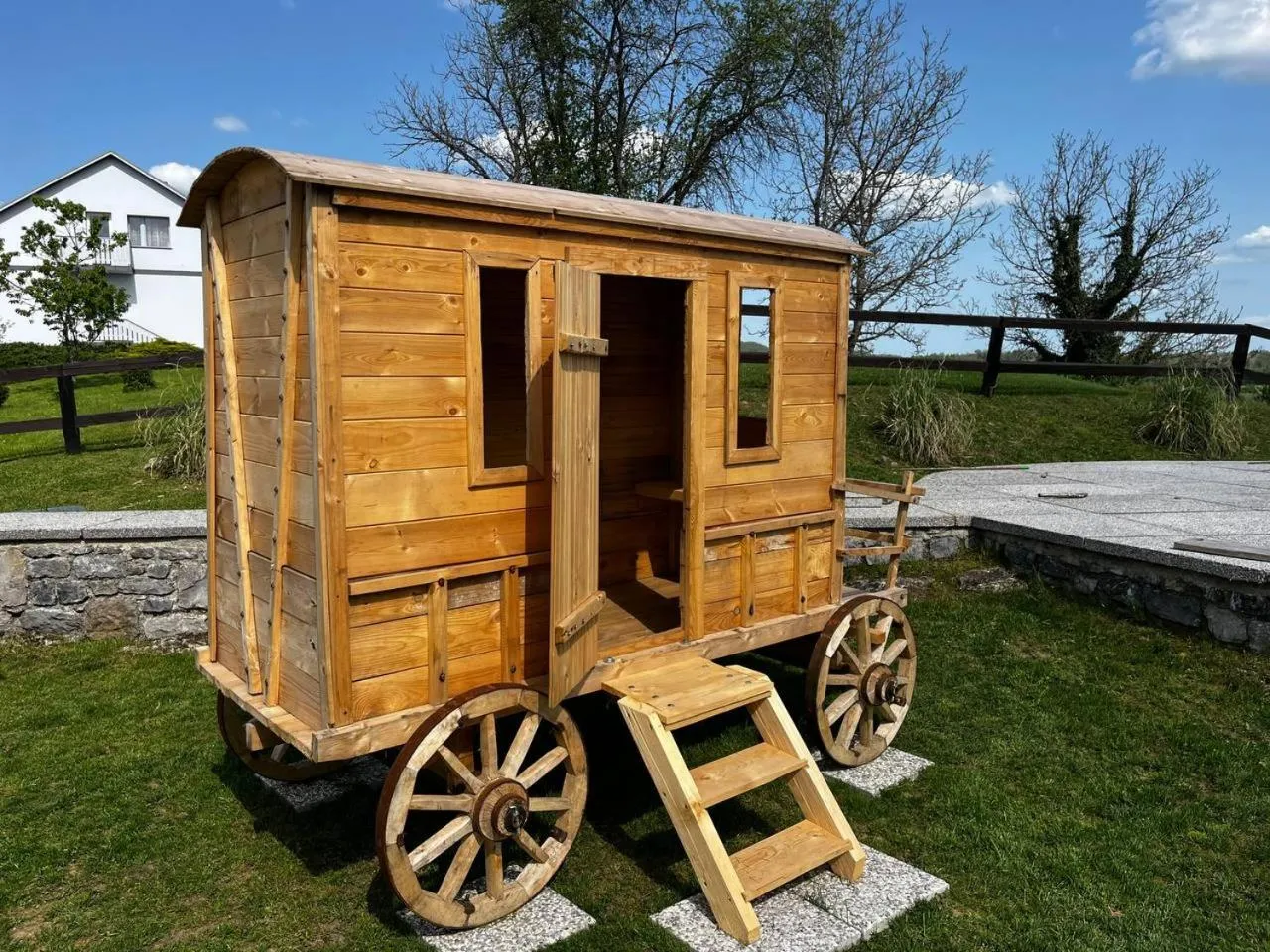 Garden in Vinica Castle Boutique & Spa Hotel