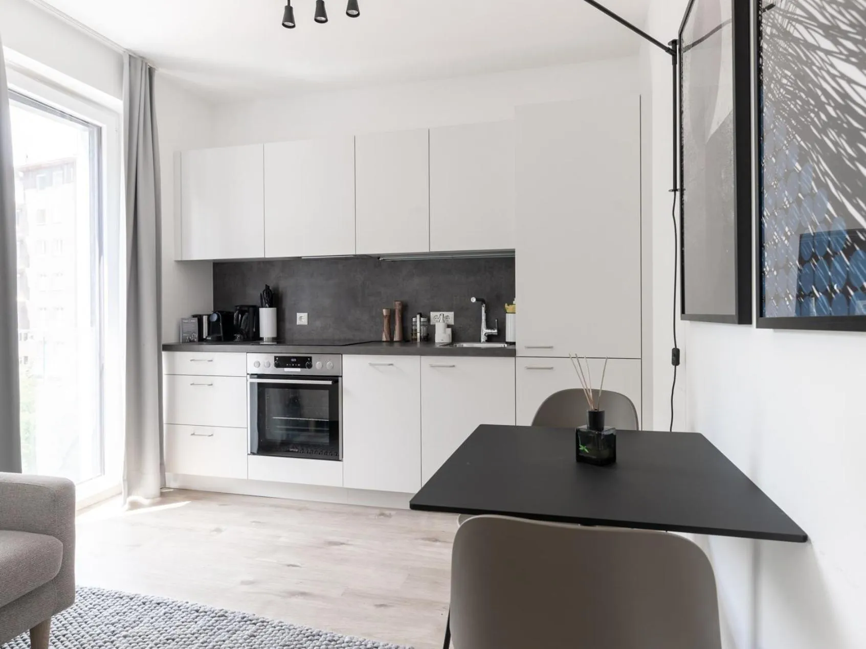 Kitchen or kitchenette in Limehome Linz Hopfengasse