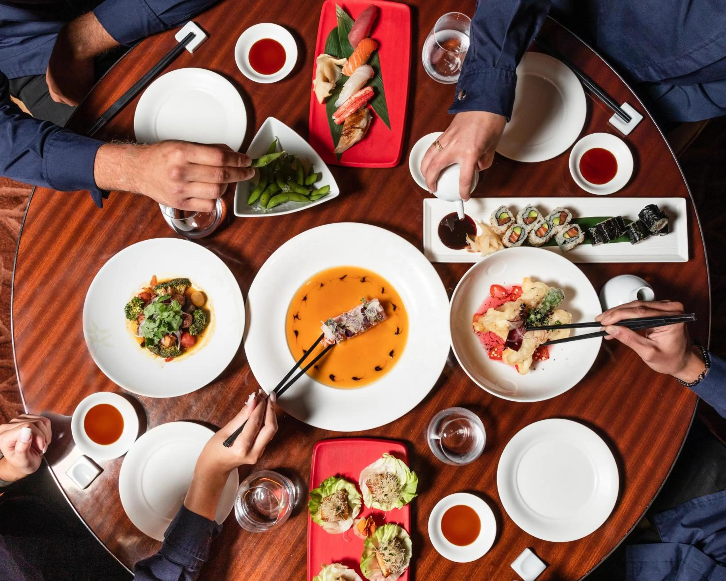 Restaurant/places to eat in Hôtel Le Royal Monceau Raffles Paris