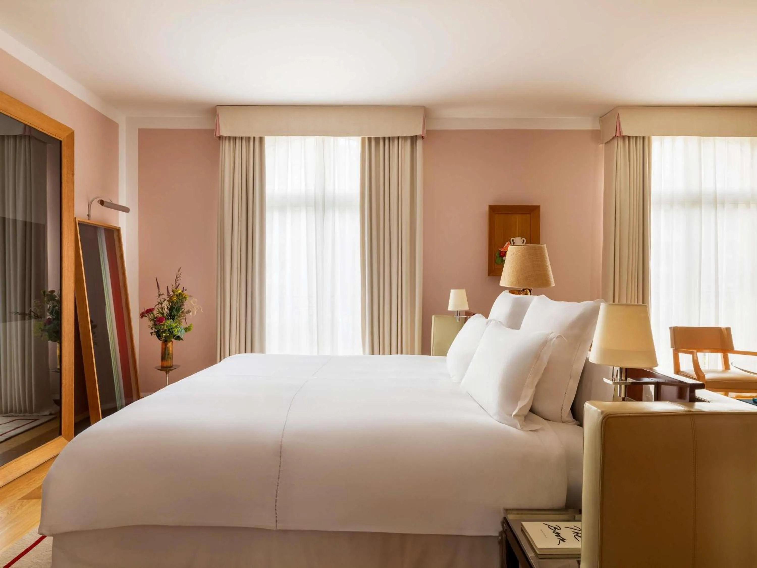 Junior Suite in Hôtel Le Royal Monceau Raffles Paris