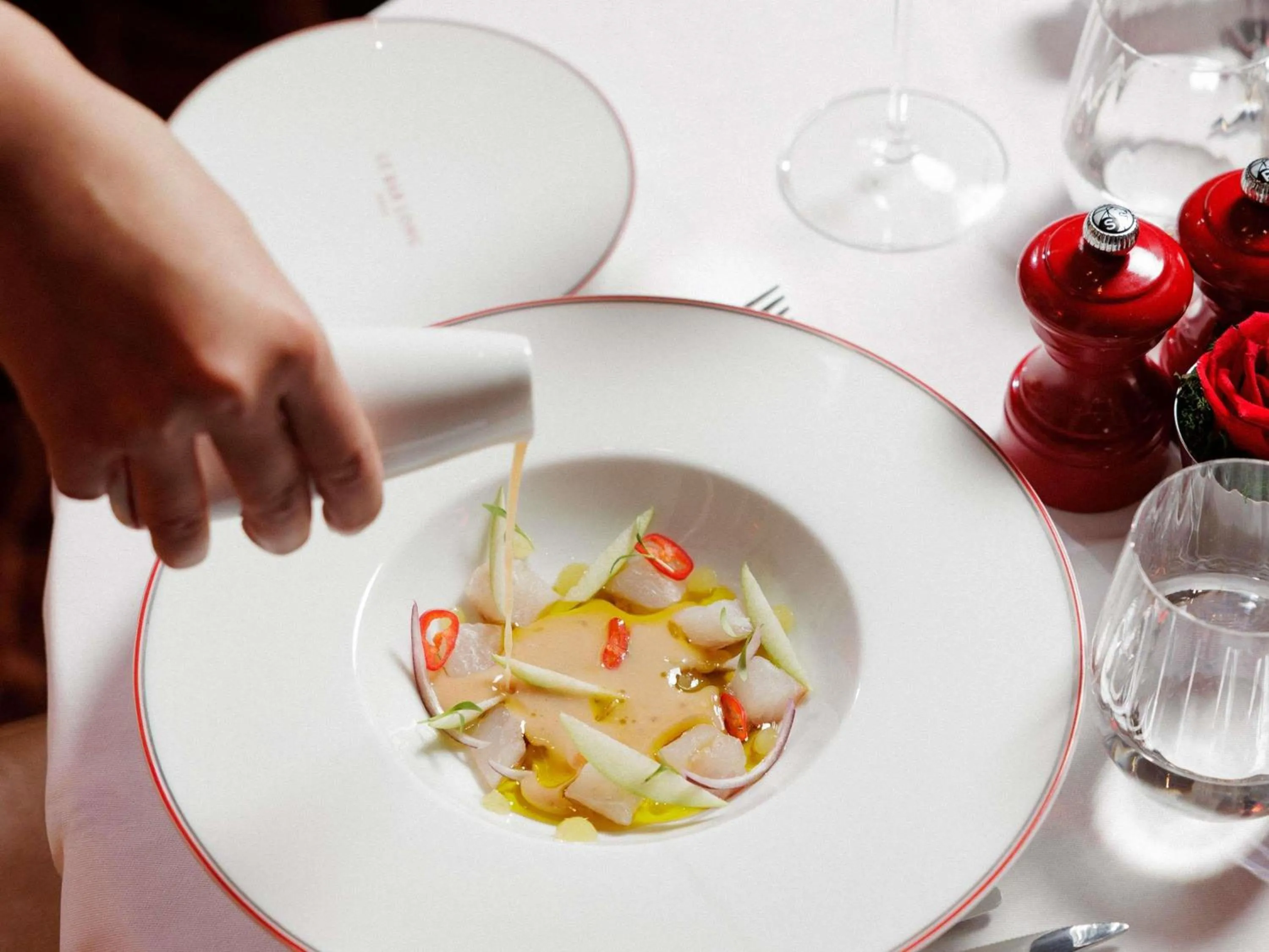 Lounge or bar in Hôtel Le Royal Monceau Raffles Paris