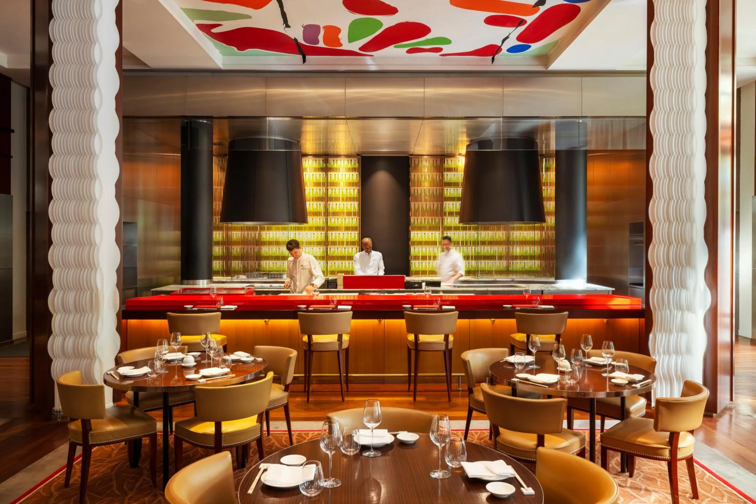 Restaurant/places to eat in Hôtel Le Royal Monceau Raffles Paris