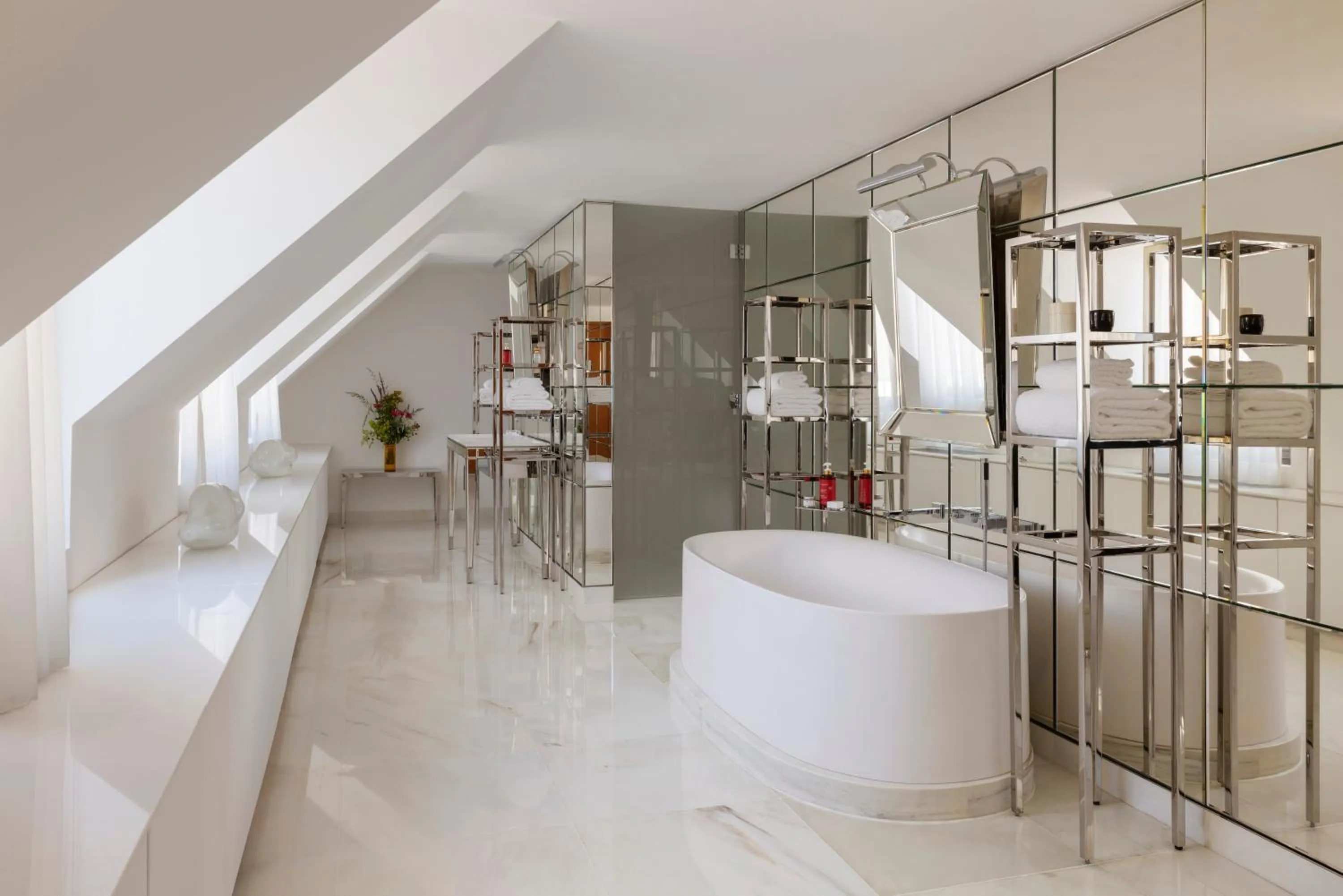 Bathroom in Hôtel Le Royal Monceau Raffles Paris