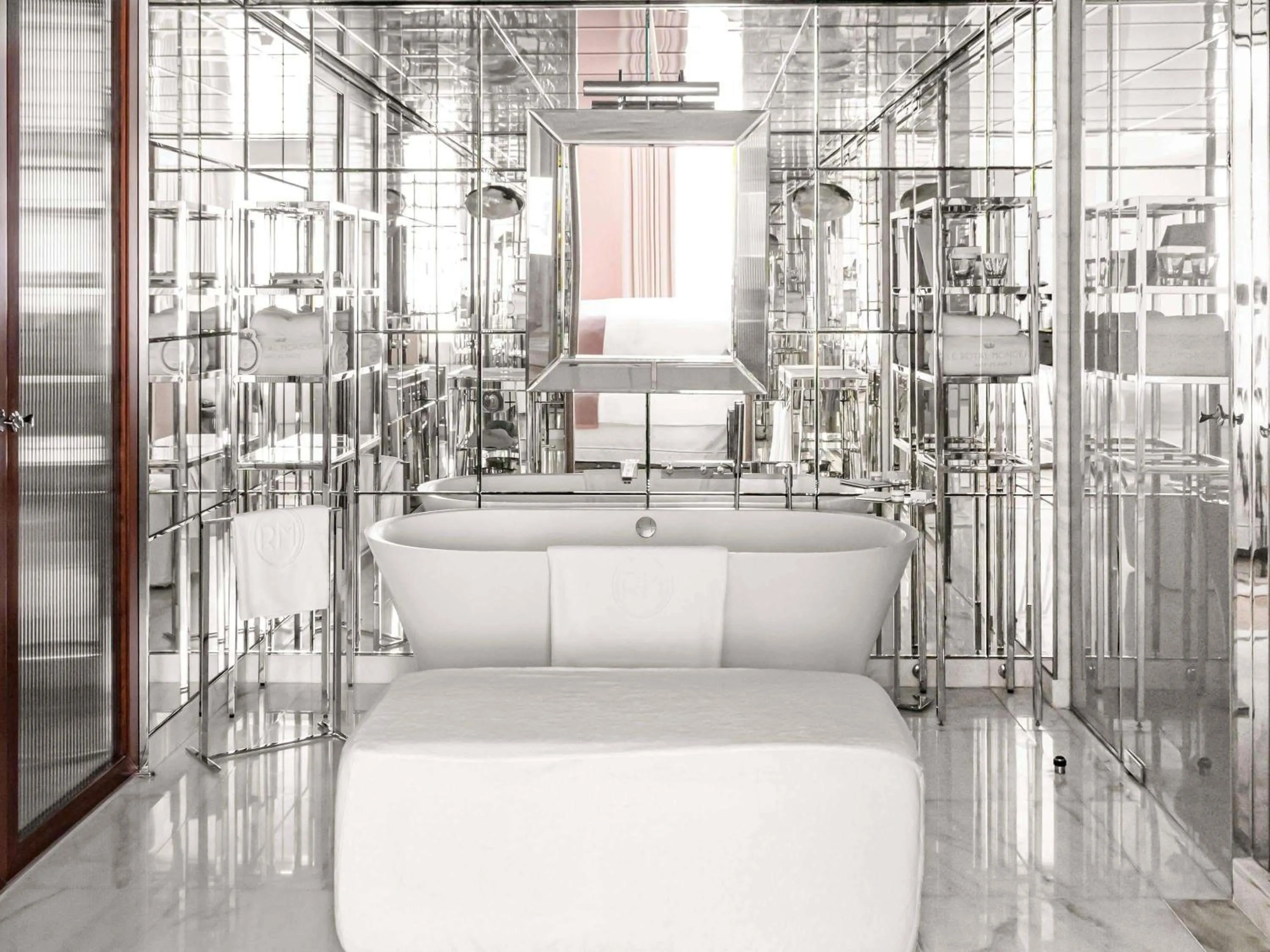 Bedroom in Hôtel Le Royal Monceau Raffles Paris