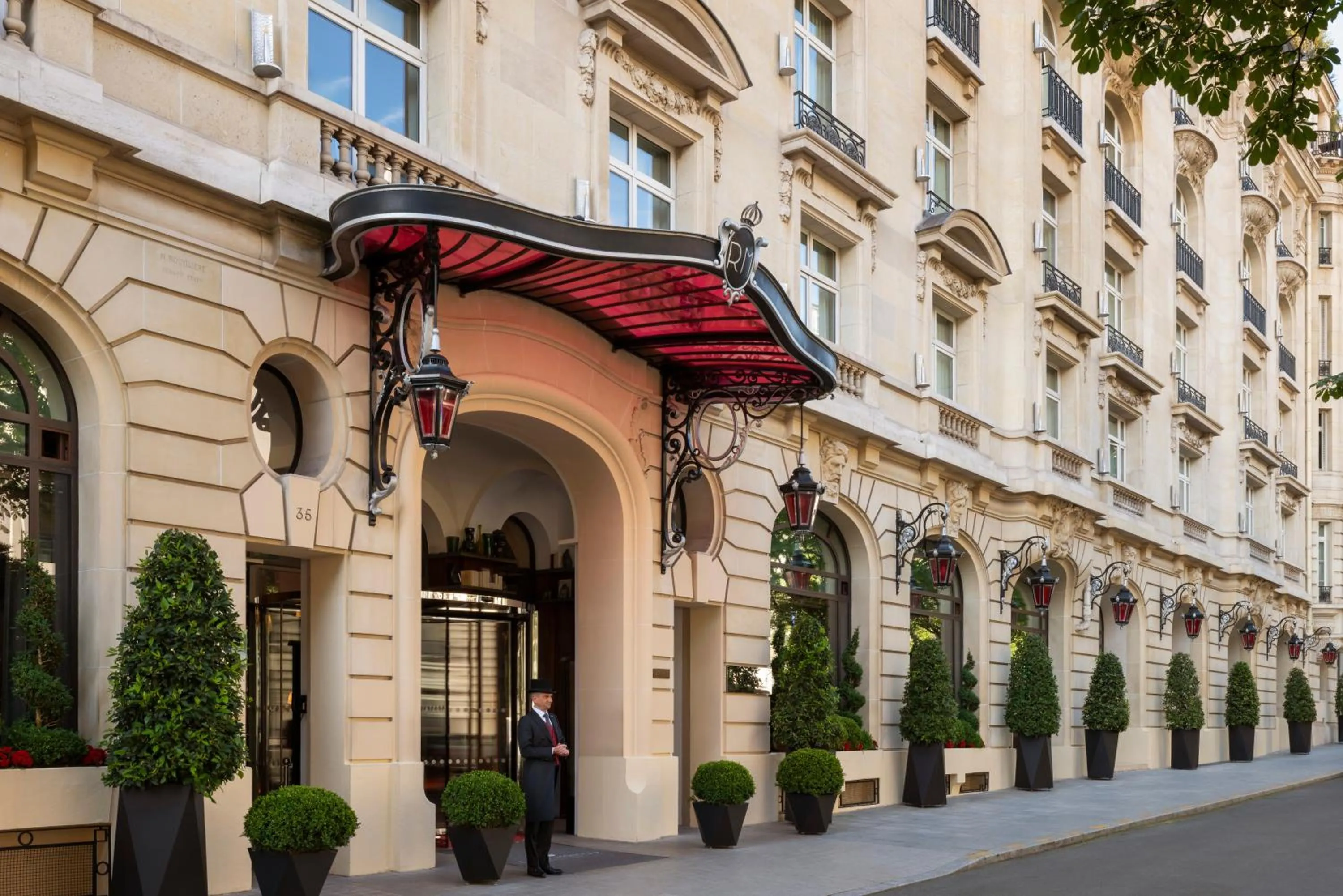 Property building in Hôtel Le Royal Monceau Raffles Paris