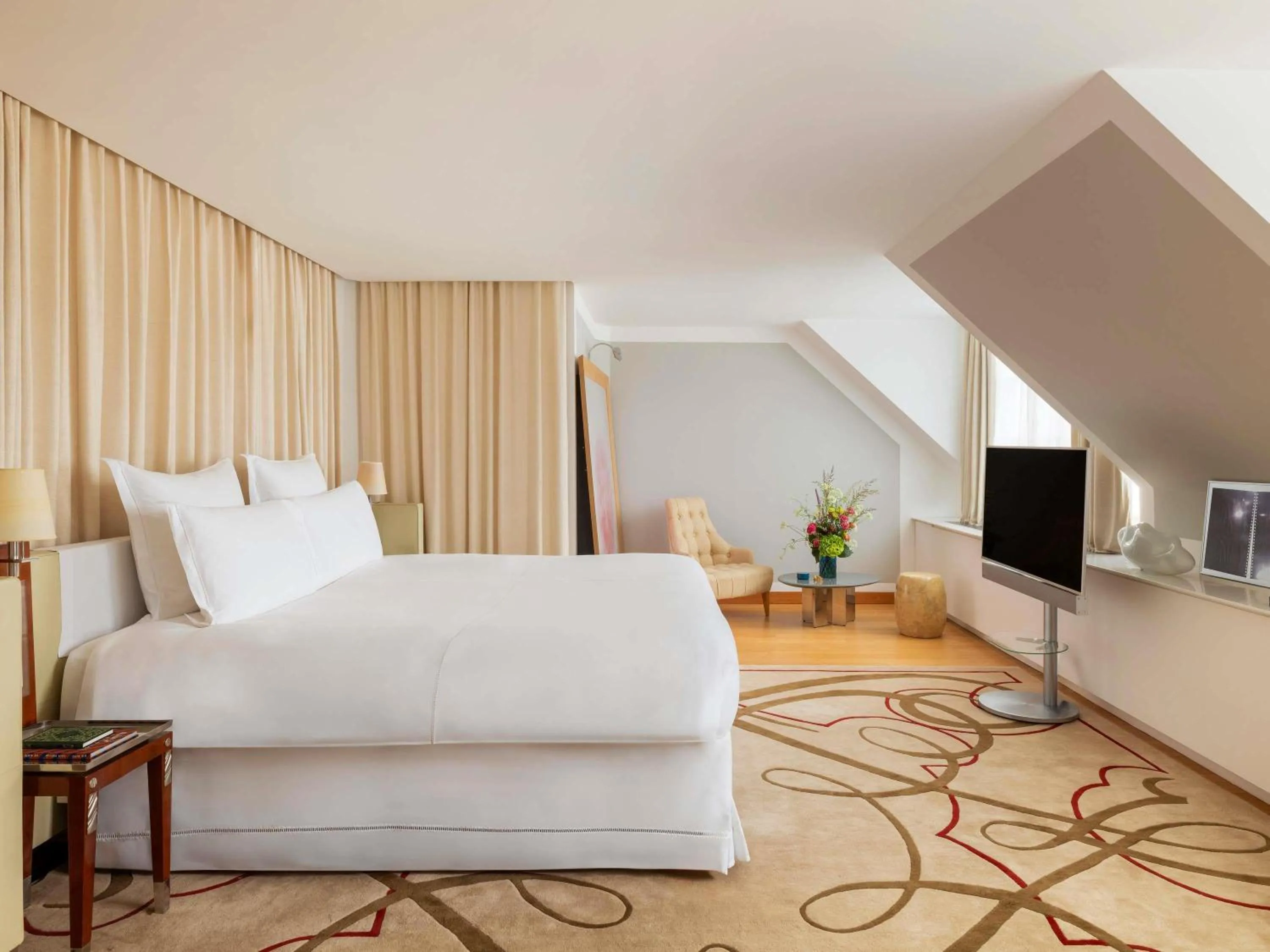 Penthouse Suite in Hôtel Le Royal Monceau Raffles Paris